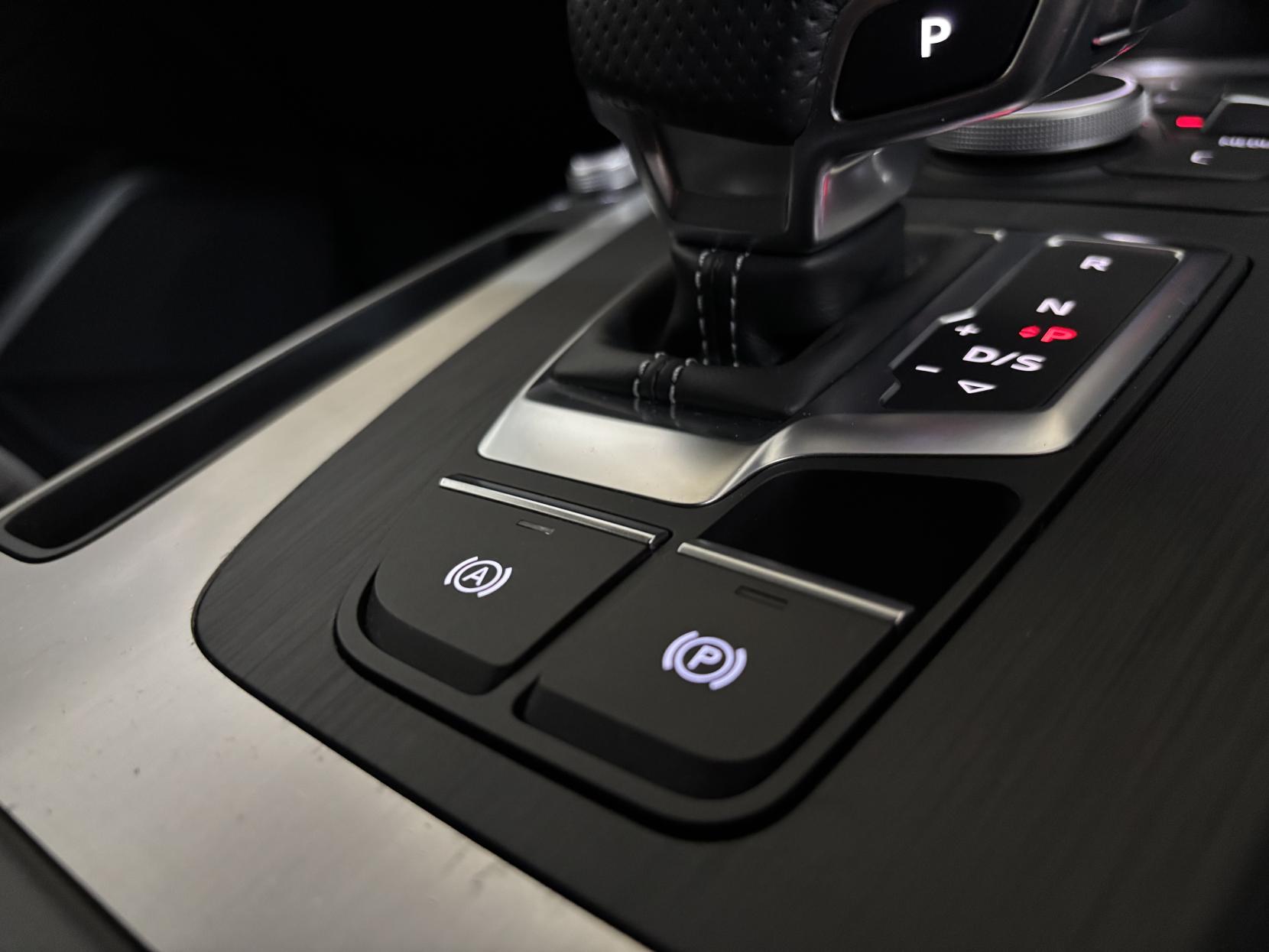 Audi Q5 2.0 TDI S line SUV 5dr Diesel S Tronic quattro Euro 6 (s/s) (190 ps)