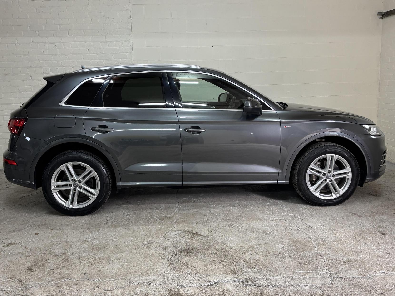 Audi Q5 2.0 TDI S line SUV 5dr Diesel S Tronic quattro Euro 6 (s/s) (190 ps)