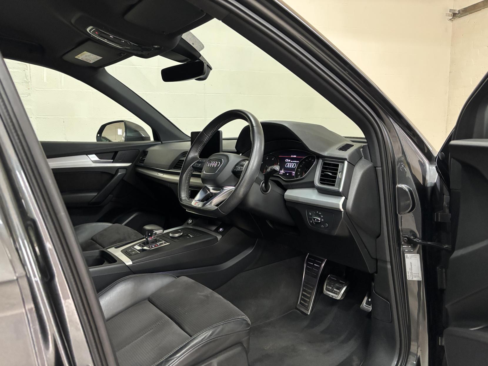 Audi Q5 2.0 TDI S line SUV 5dr Diesel S Tronic quattro Euro 6 (s/s) (190 ps)