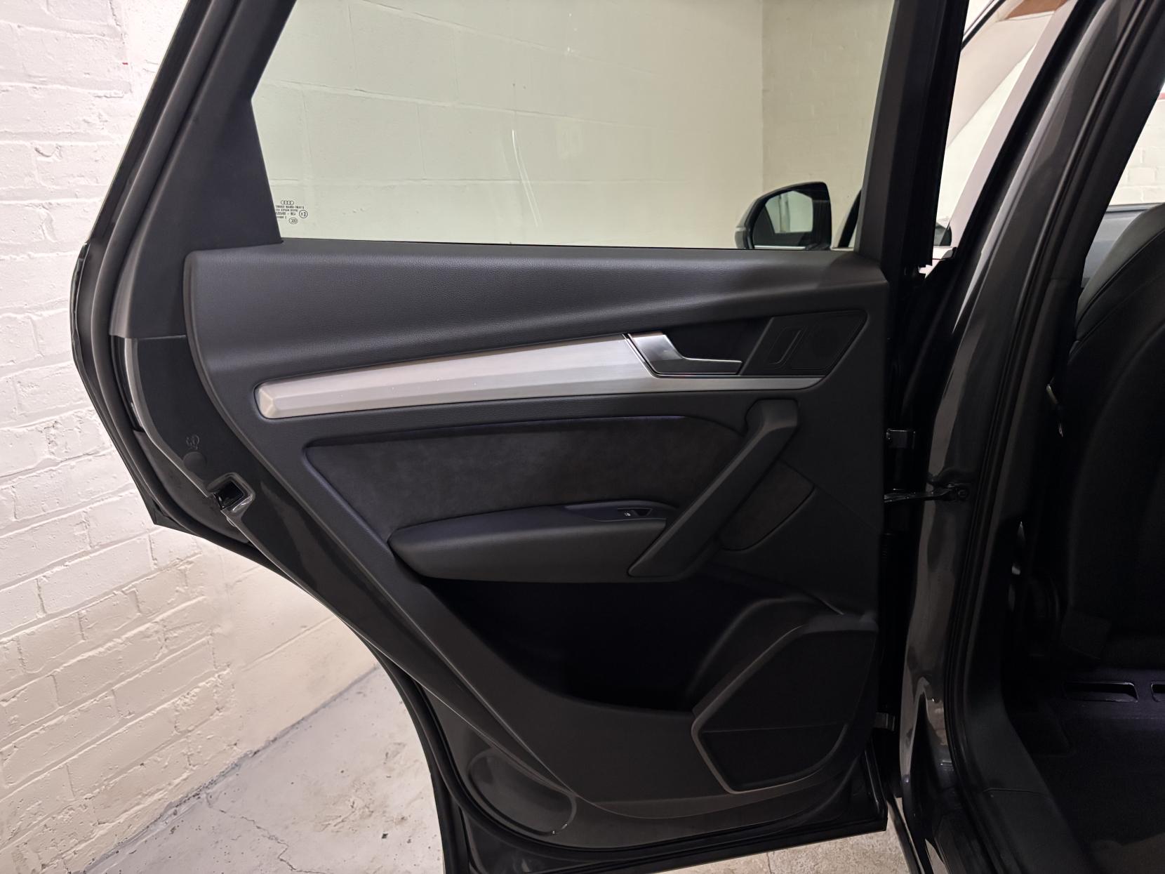 Audi Q5 2.0 TDI S line SUV 5dr Diesel S Tronic quattro Euro 6 (s/s) (190 ps)