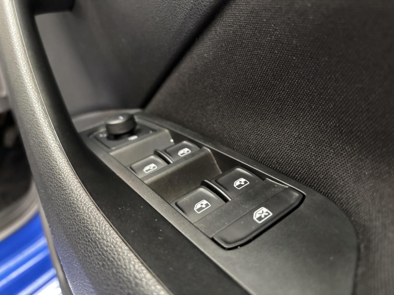 Skoda Kamiq 1.0 TSI S SUV 5dr Petrol Manual Euro 6 (s/s) (95 ps)