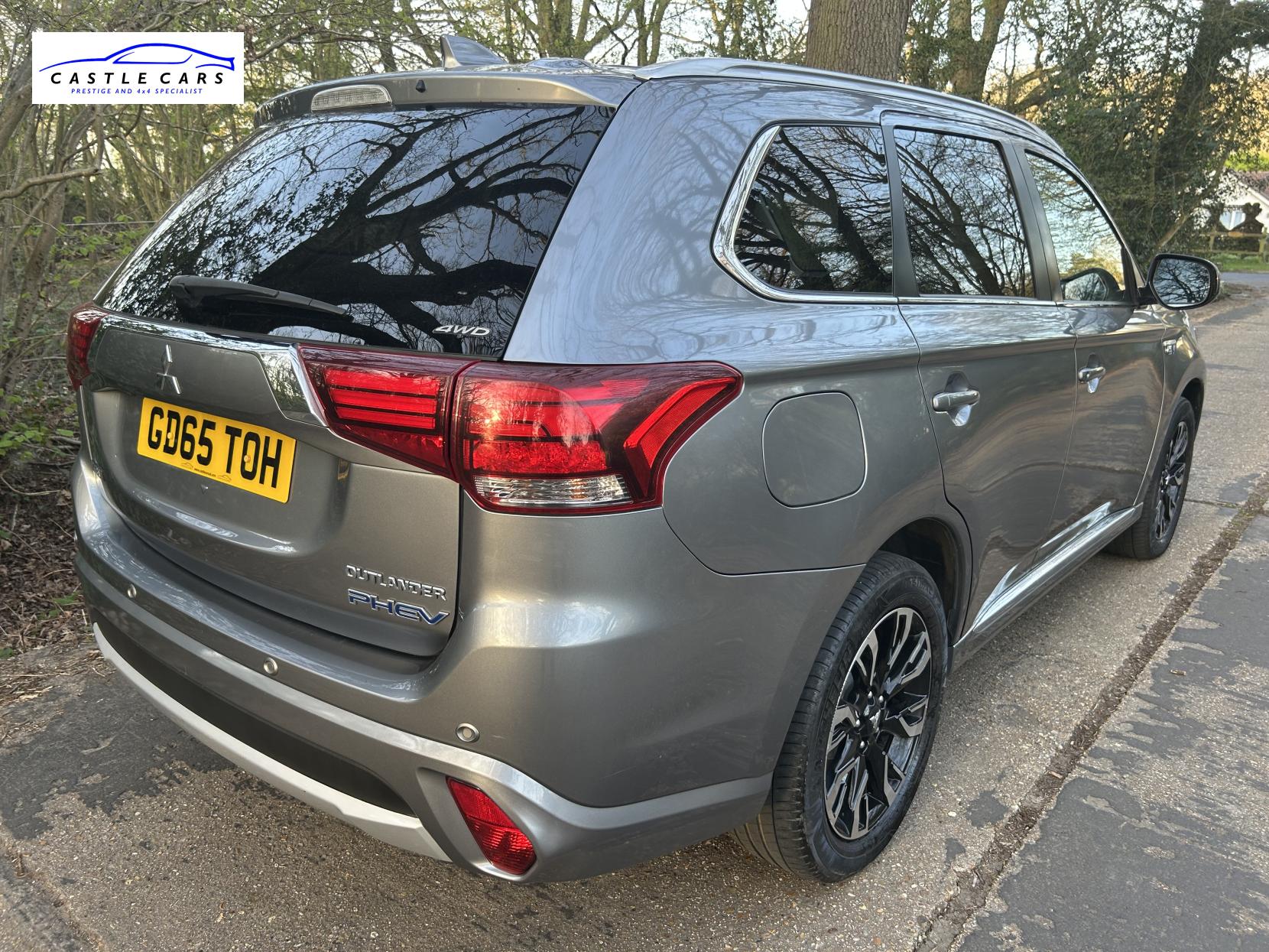 Mitsubishi Outlander 2.0h 12kWh GX4hs SUV 5dr Petrol Plug-in Hybrid CVT 4WD Euro 6 (s/s) (200 ps)