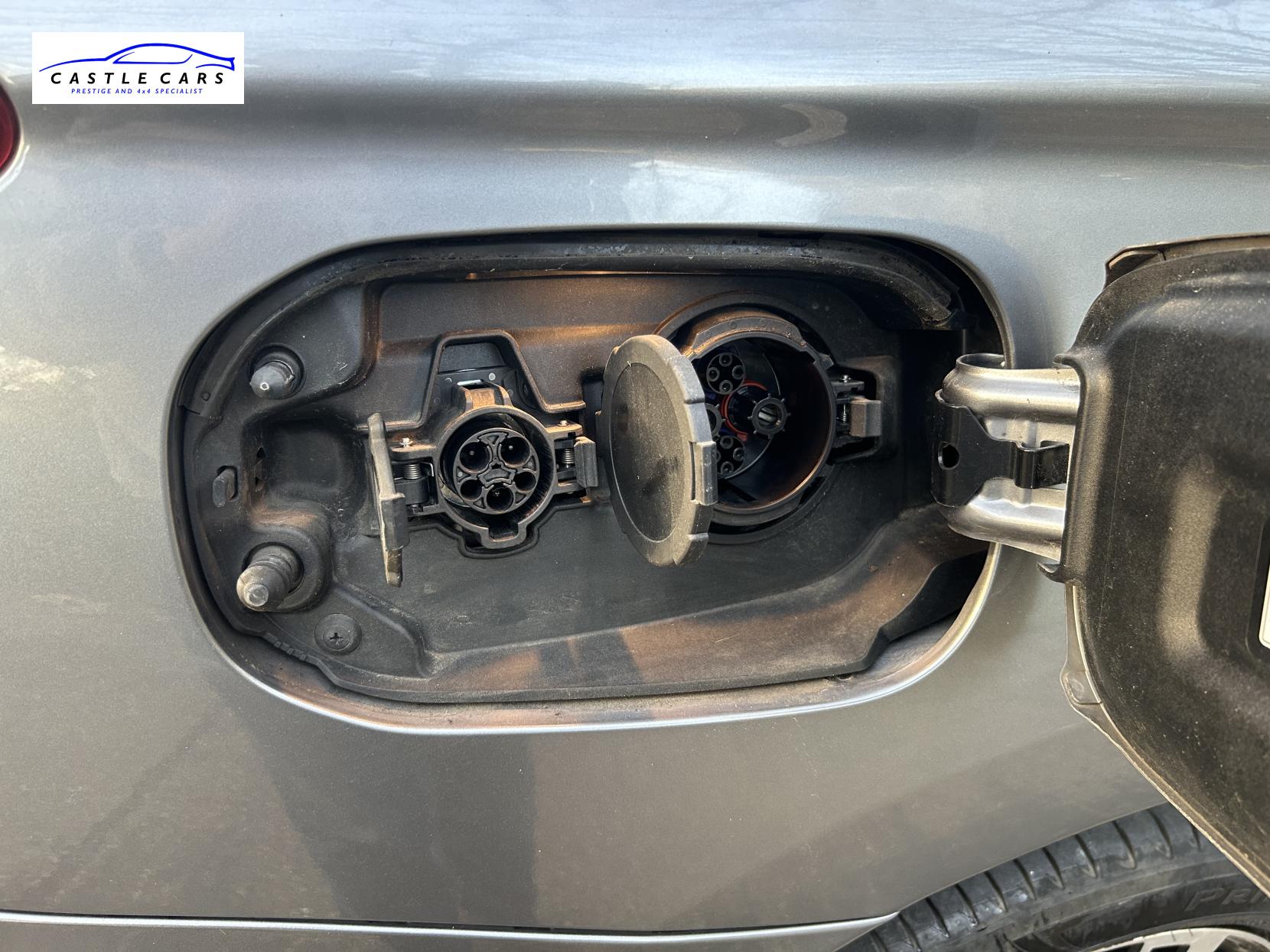 Mitsubishi Outlander 2.0h 12kWh GX4hs SUV 5dr Petrol Plug-in Hybrid CVT 4WD Euro 6 (s/s) (200 ps)