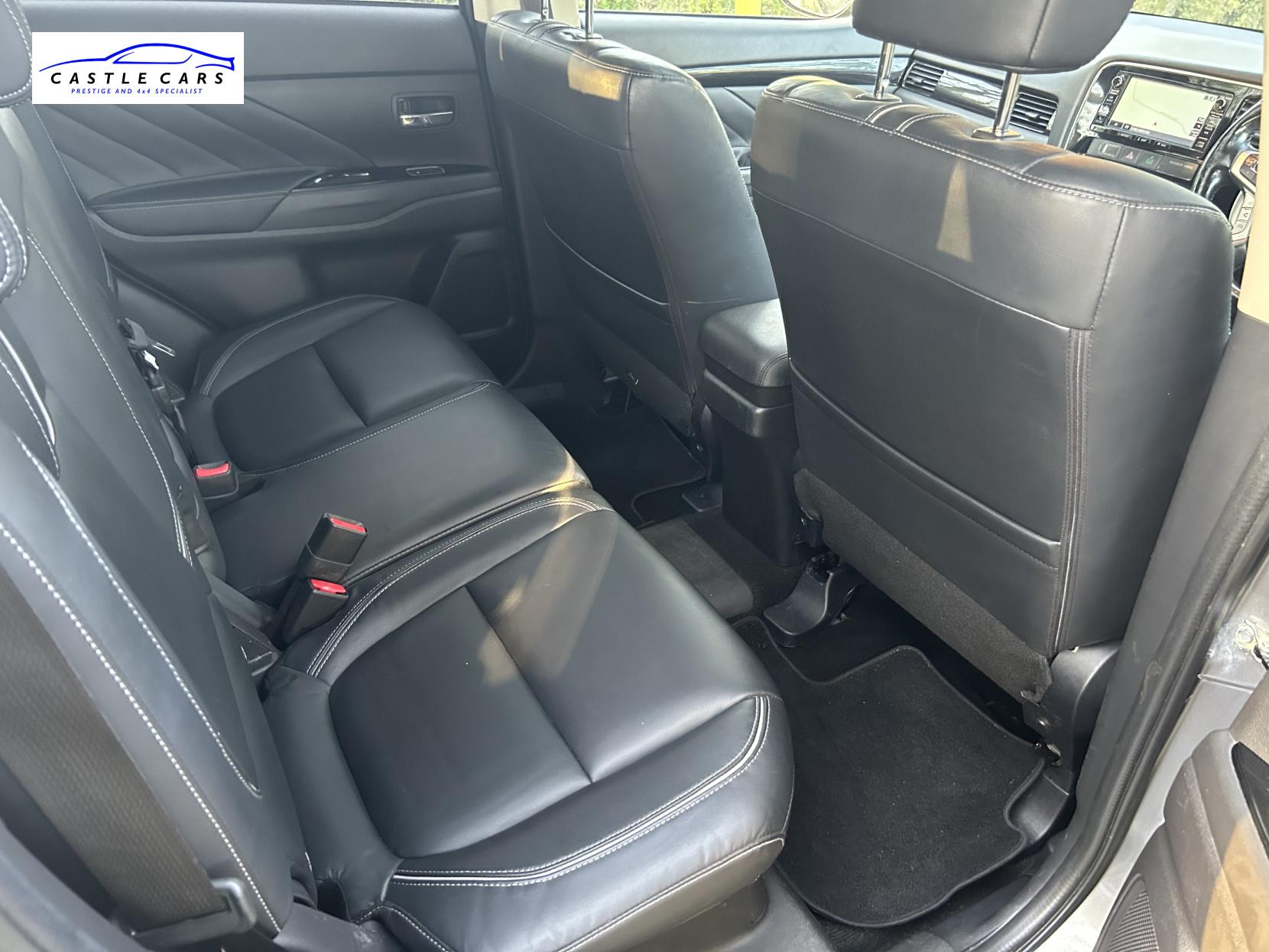 Mitsubishi Outlander 2.0h 12kWh GX4hs SUV 5dr Petrol Plug-in Hybrid CVT 4WD Euro 6 (s/s) (200 ps)