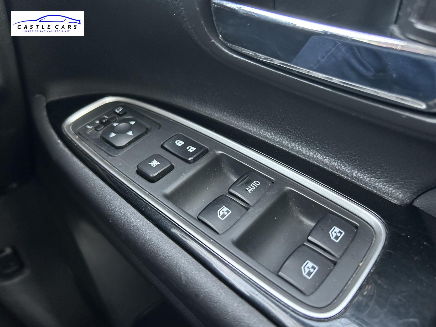 Mitsubishi Outlander 2.0h 12kWh GX4hs SUV 5dr Petrol Plug-in Hybrid CVT 4WD Euro 6 (s/s) (200 ps)