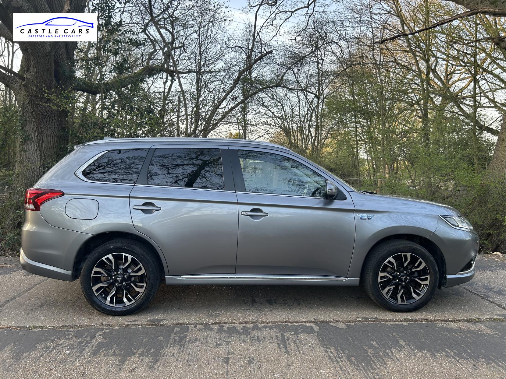 Mitsubishi Outlander 2.0h 12kWh GX4hs SUV 5dr Petrol Plug-in Hybrid CVT 4WD Euro 6 (s/s) (200 ps)