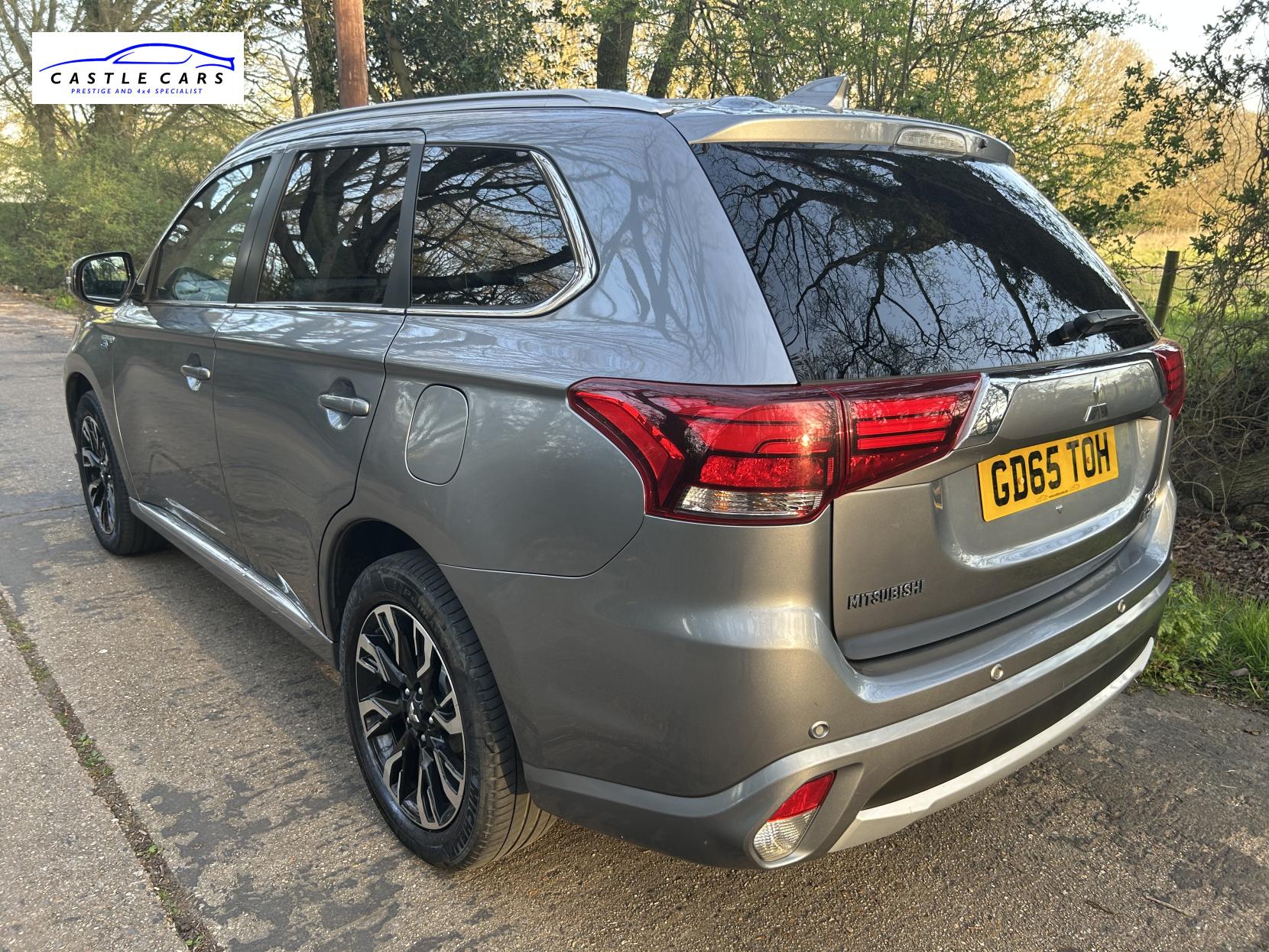 Mitsubishi Outlander 2.0h 12kWh GX4hs SUV 5dr Petrol Plug-in Hybrid CVT 4WD Euro 6 (s/s) (200 ps)