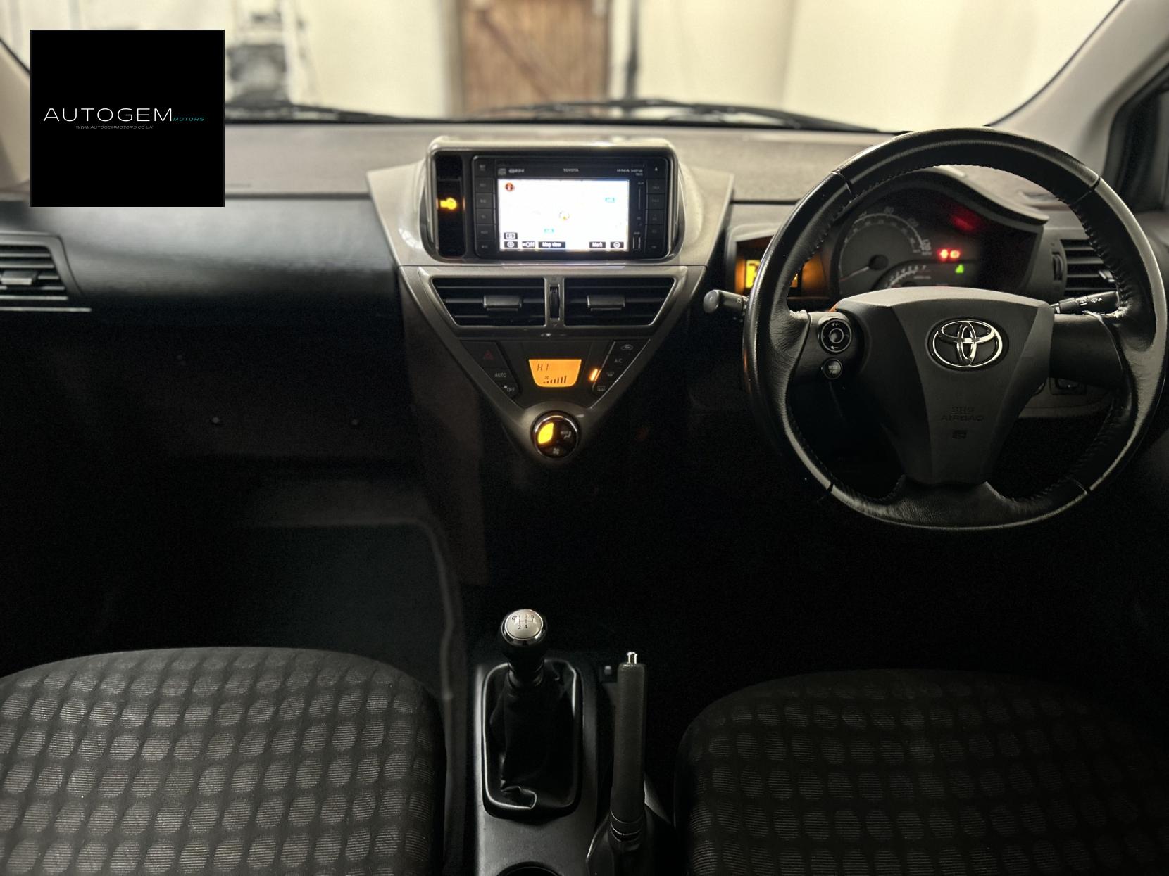 Toyota iQ 1.0 VVT-i 2 Hatchback 3dr Petrol Manual Euro 4 (68 bhp)