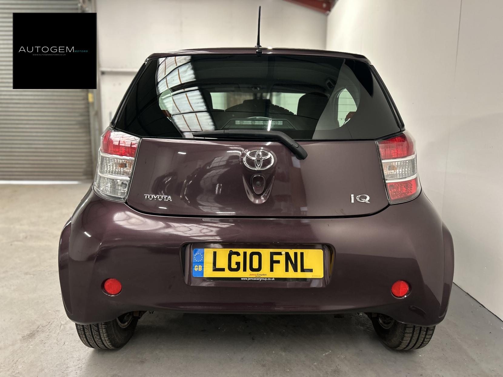 Toyota iQ 1.0 VVT-i 2 Hatchback 3dr Petrol Manual Euro 4 (68 bhp)
