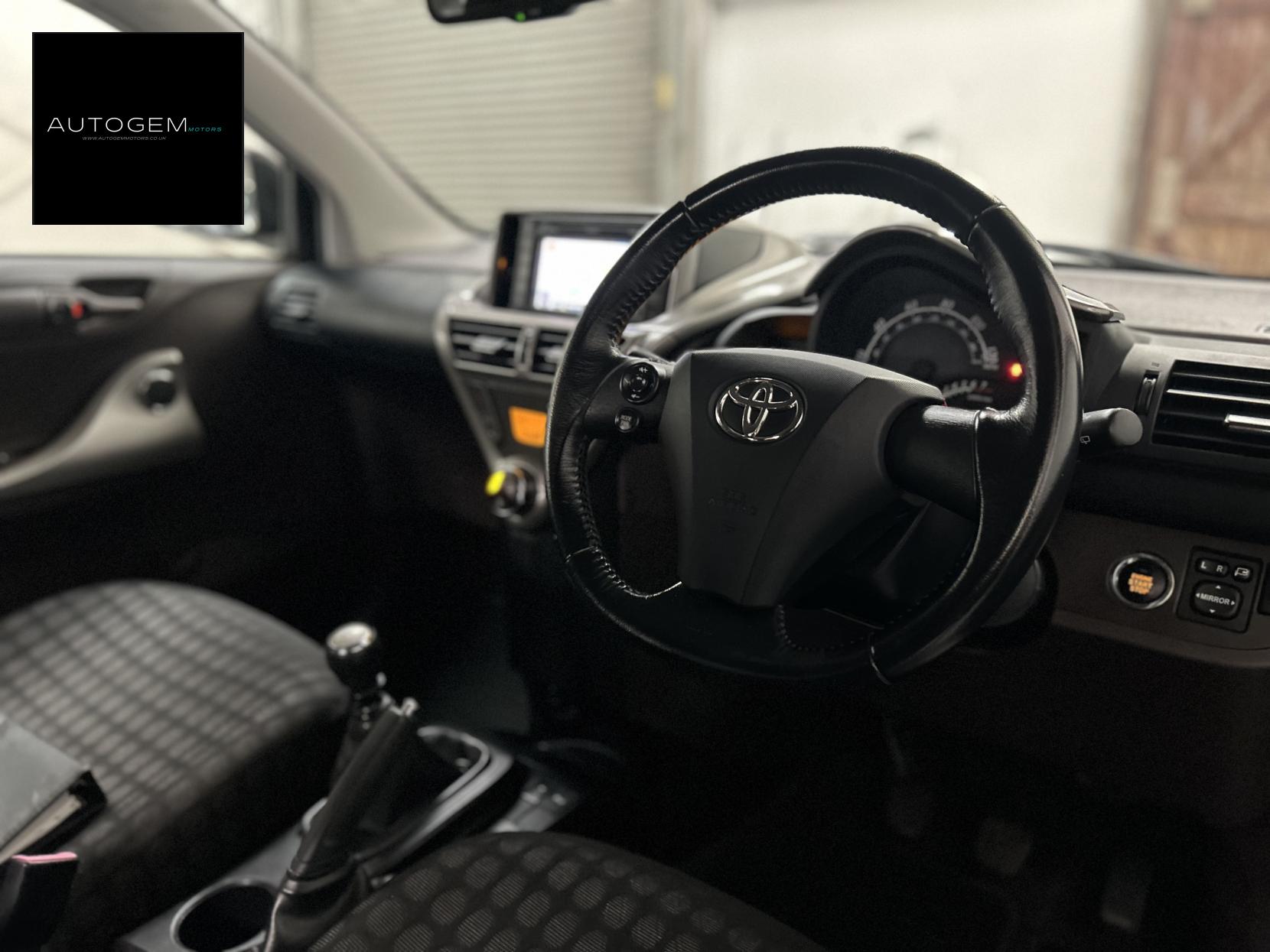 Toyota iQ 1.0 VVT-i 2 Hatchback 3dr Petrol Manual Euro 4 (68 bhp)