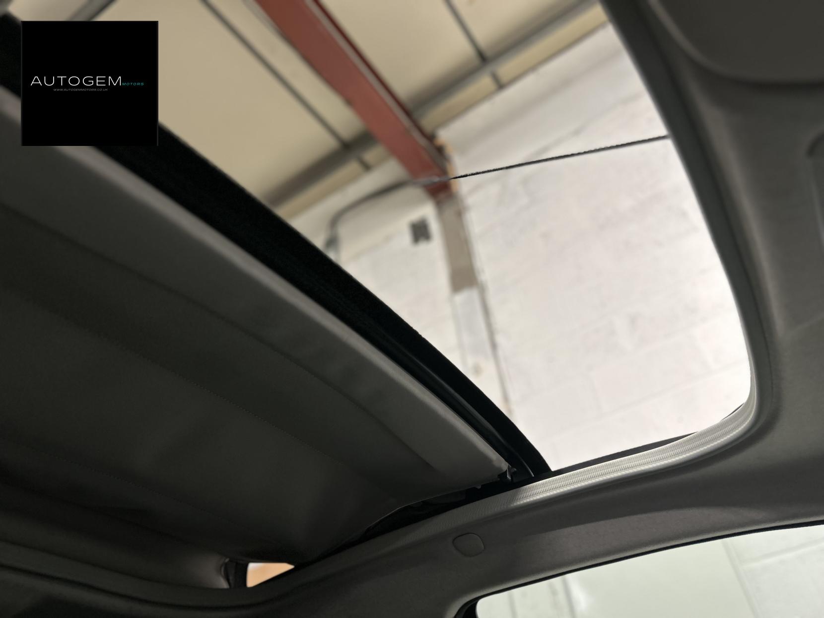 Peugeot 108 1.2 PureTech Roland Garros Top! 3dr Petrol Manual Euro 6 (82 ps)