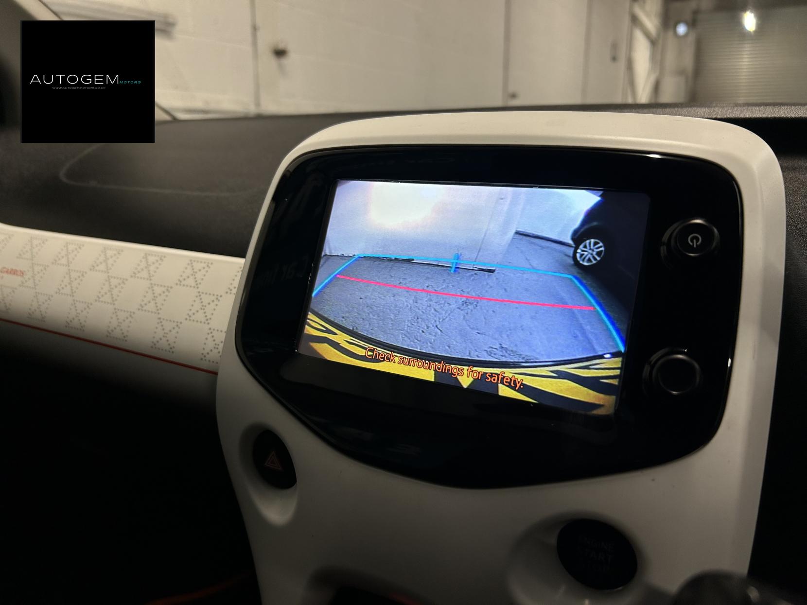 Peugeot 108 1.2 PureTech Roland Garros Top! 3dr Petrol Manual Euro 6 (82 ps)