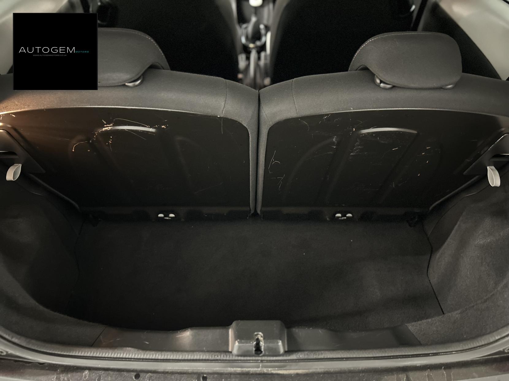 Peugeot 108 1.2 PureTech Roland Garros Top! 3dr Petrol Manual Euro 6 (82 ps)