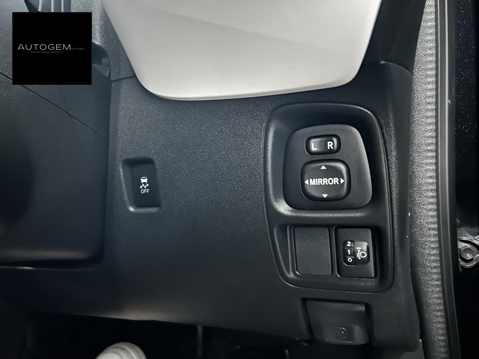 Peugeot 108 1.2 PureTech Roland Garros Top! 3dr Petrol Manual Euro 6 (82 ps)