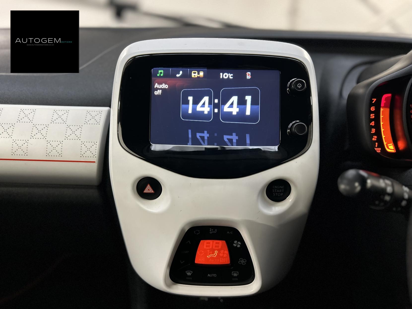 Peugeot 108 1.2 PureTech Roland Garros Top! 3dr Petrol Manual Euro 6 (82 ps)