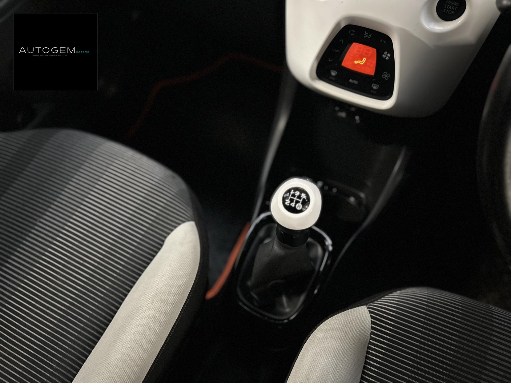 Peugeot 108 1.2 PureTech Roland Garros Top! 3dr Petrol Manual Euro 6 (82 ps)