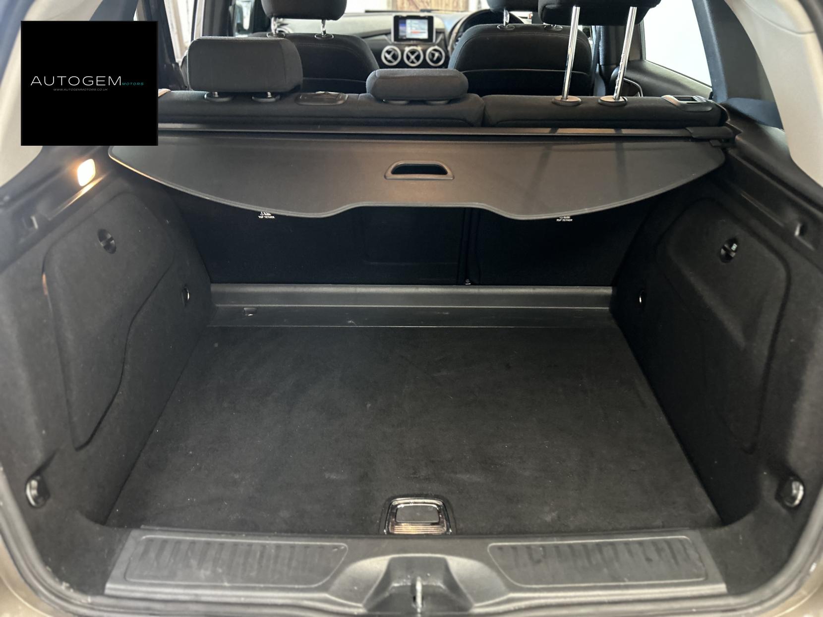 Mercedes-Benz B Class 1.6 B180 BlueEfficiency SE MPV 5dr Petrol Manual Euro 5 (s/s) (122 ps)