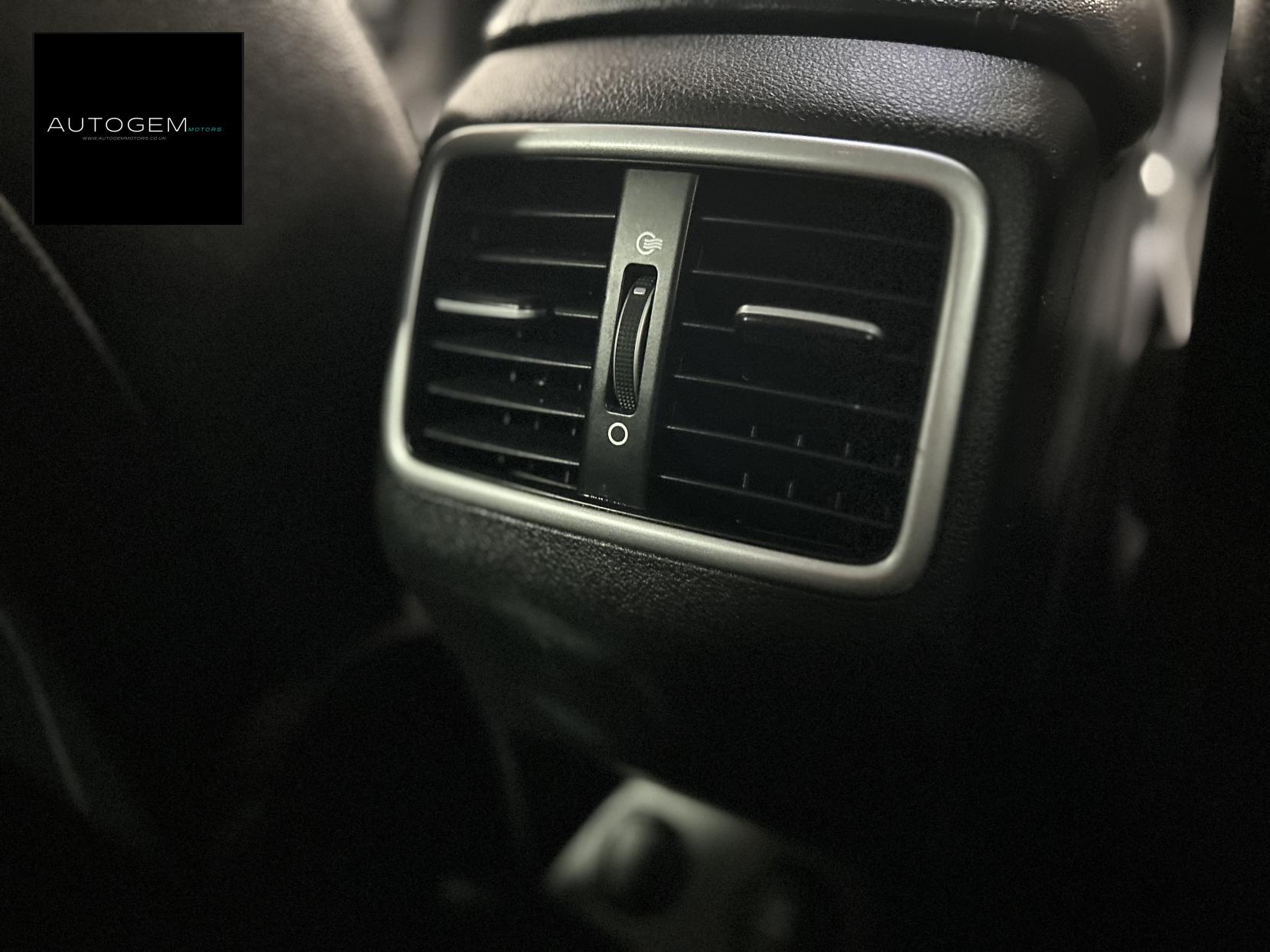 Kia Sportage 2.0 CRDi KX-3 SUV 5dr Diesel Manual AWD Euro 6 (134 bhp)