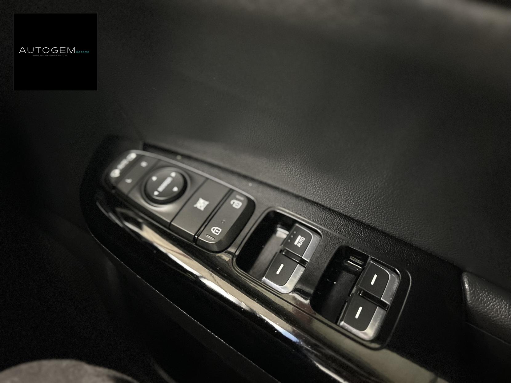 Kia Sportage 2.0 CRDi KX-3 SUV 5dr Diesel Manual AWD Euro 6 (134 bhp)