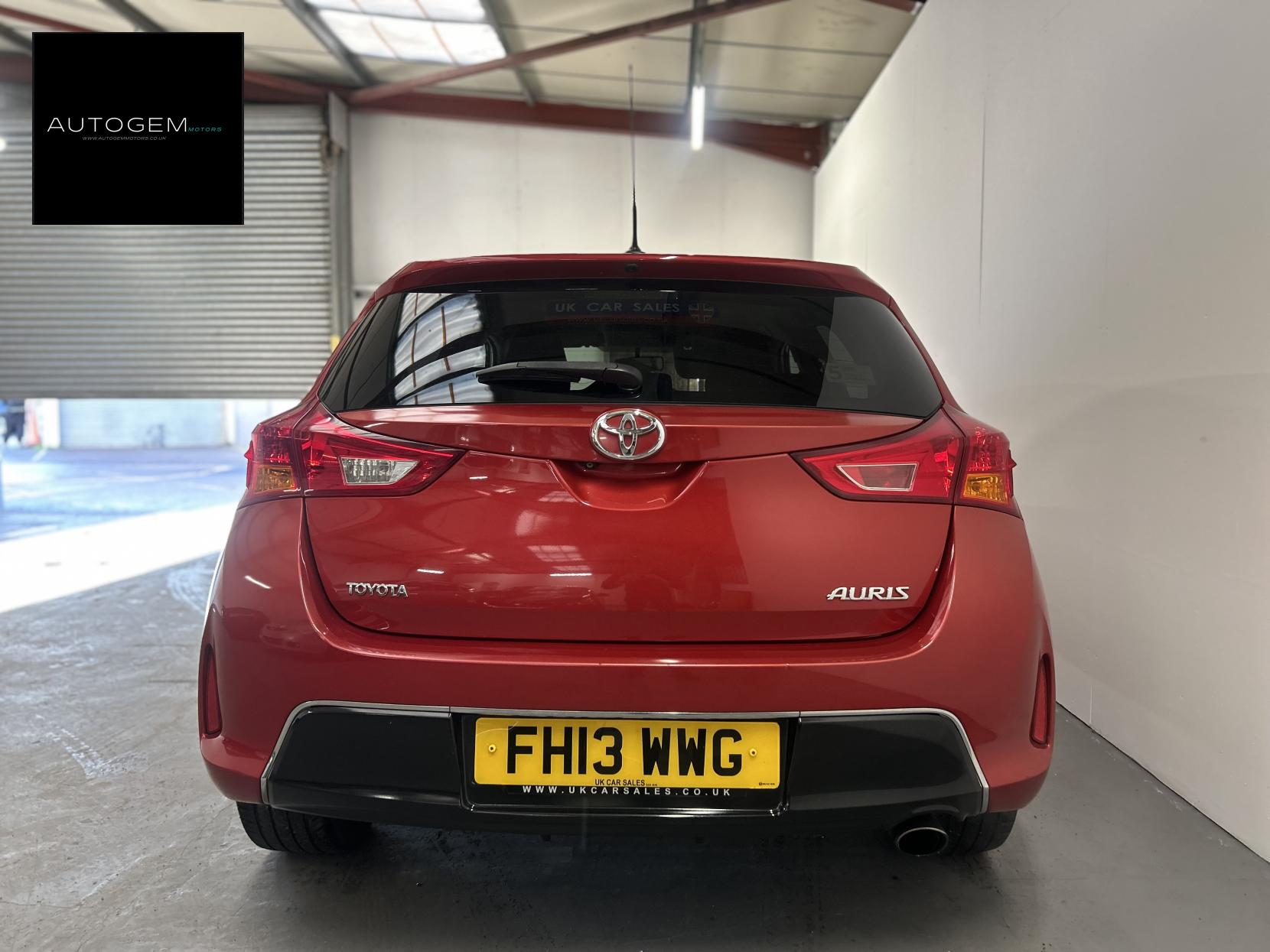 Toyota Auris 1.6 V-Matic Sport Hatchback 5dr Petrol Manual Euro 5 (132 ps)