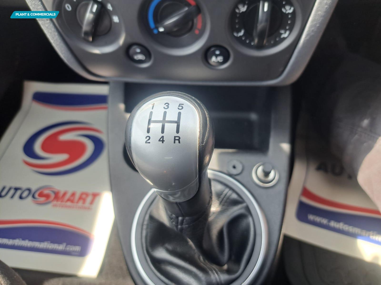 Ford Fusion 1.4 Zetec Climate Hatchback 5dr Petrol Manual (154 g/km, 79 bhp)