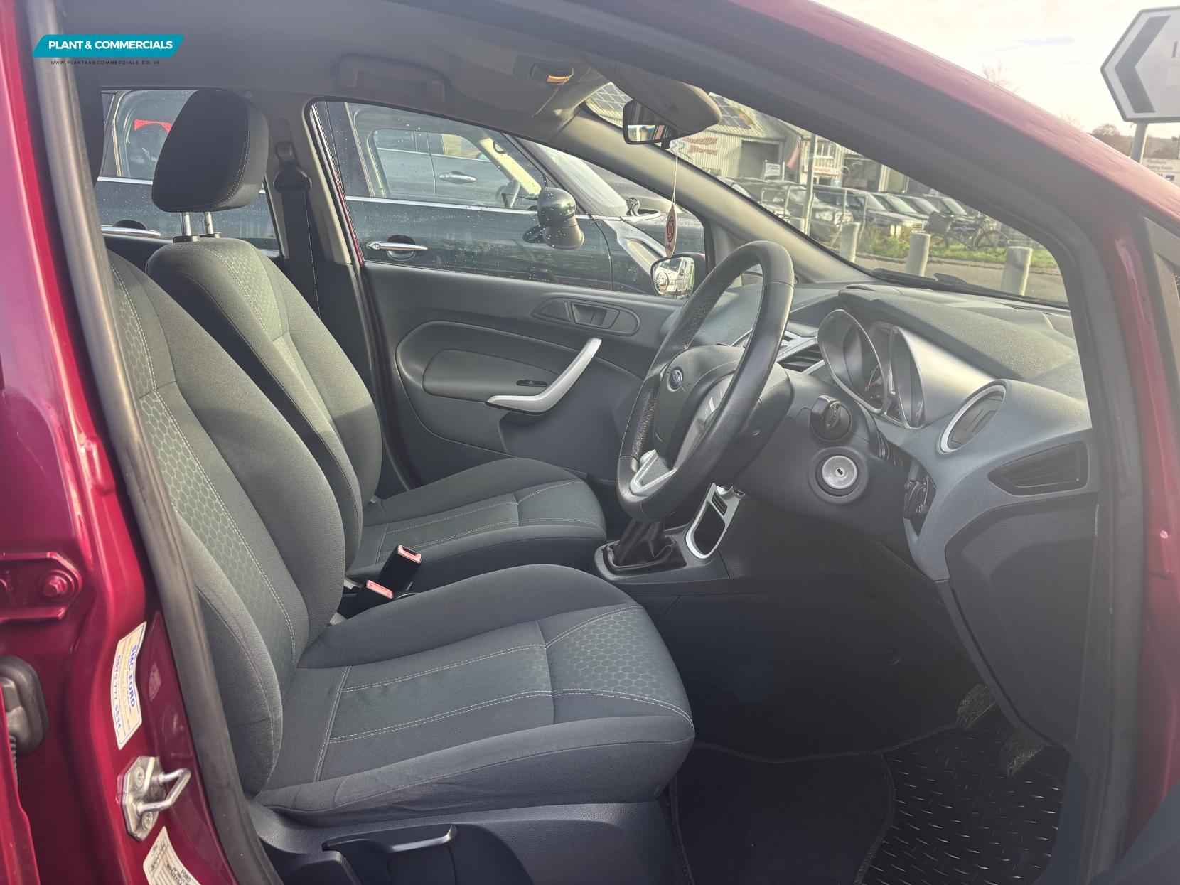 Ford Fiesta 1.4 Zetec Hatchback 5dr Petrol Manual (133 g/km, 94 bhp)