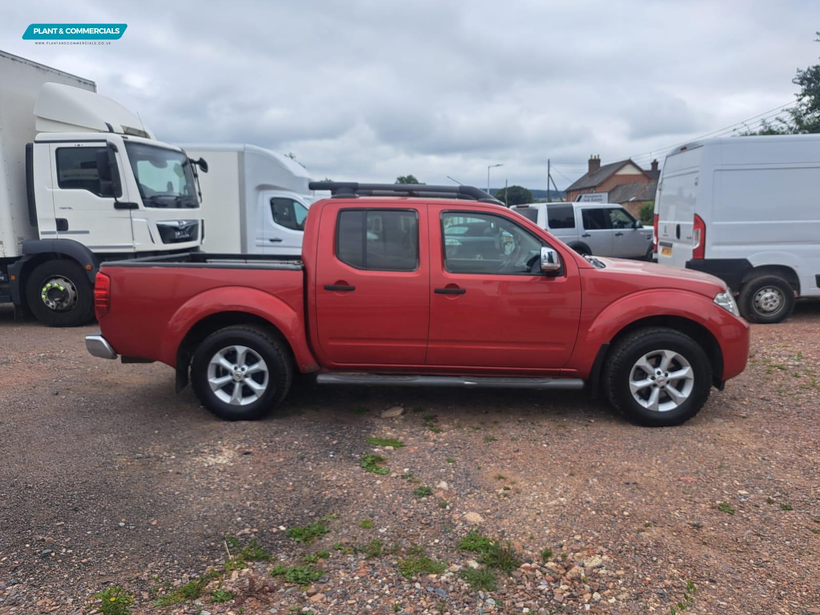 Nissan Navara 2.5 dCi Tekna Pickup Double Cab 4dr Diesel Auto 4WD Euro 4 (190 ps)