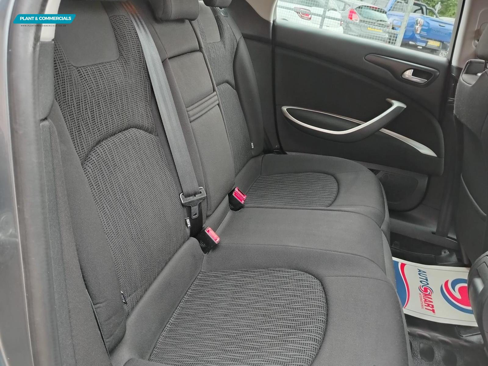 Citroen C5 1.6 HDi VTR+ Tourer 5dr Diesel Manual Euro 5 (SNav) (110 ps)