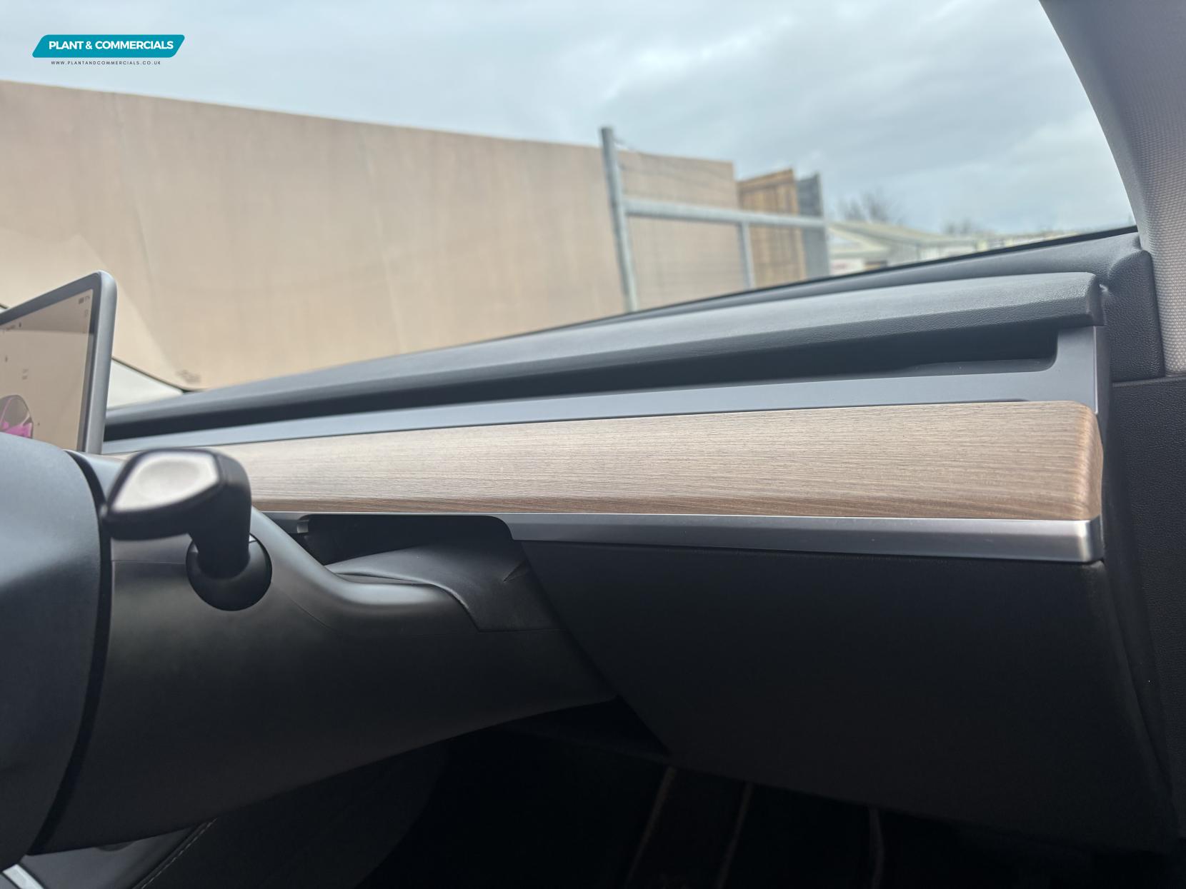 Tesla Model Y (Dual Motor) Long Range SUV 5dr Electric Auto 4WDE (384 bhp)