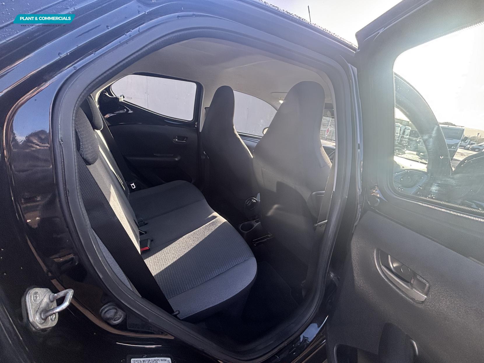 Toyota AYGO 1.0 VVT-i x-play Hatchback 5dr Petrol Manual Euro 6 (s/s) (71 ps)