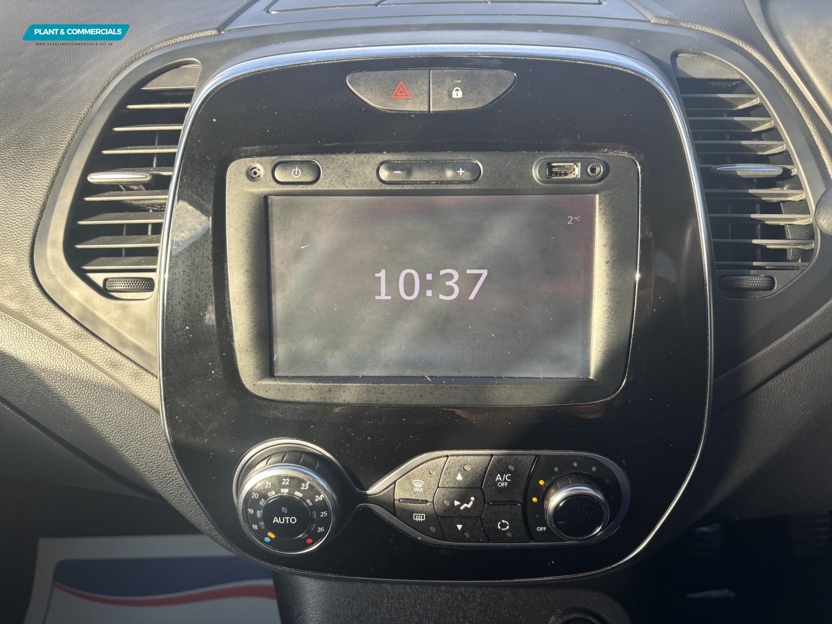 Renault Captur 0.9 TCe ENERGY Iconic SUV 5dr Petrol Manual Euro 6 (s/s) (90 ps)