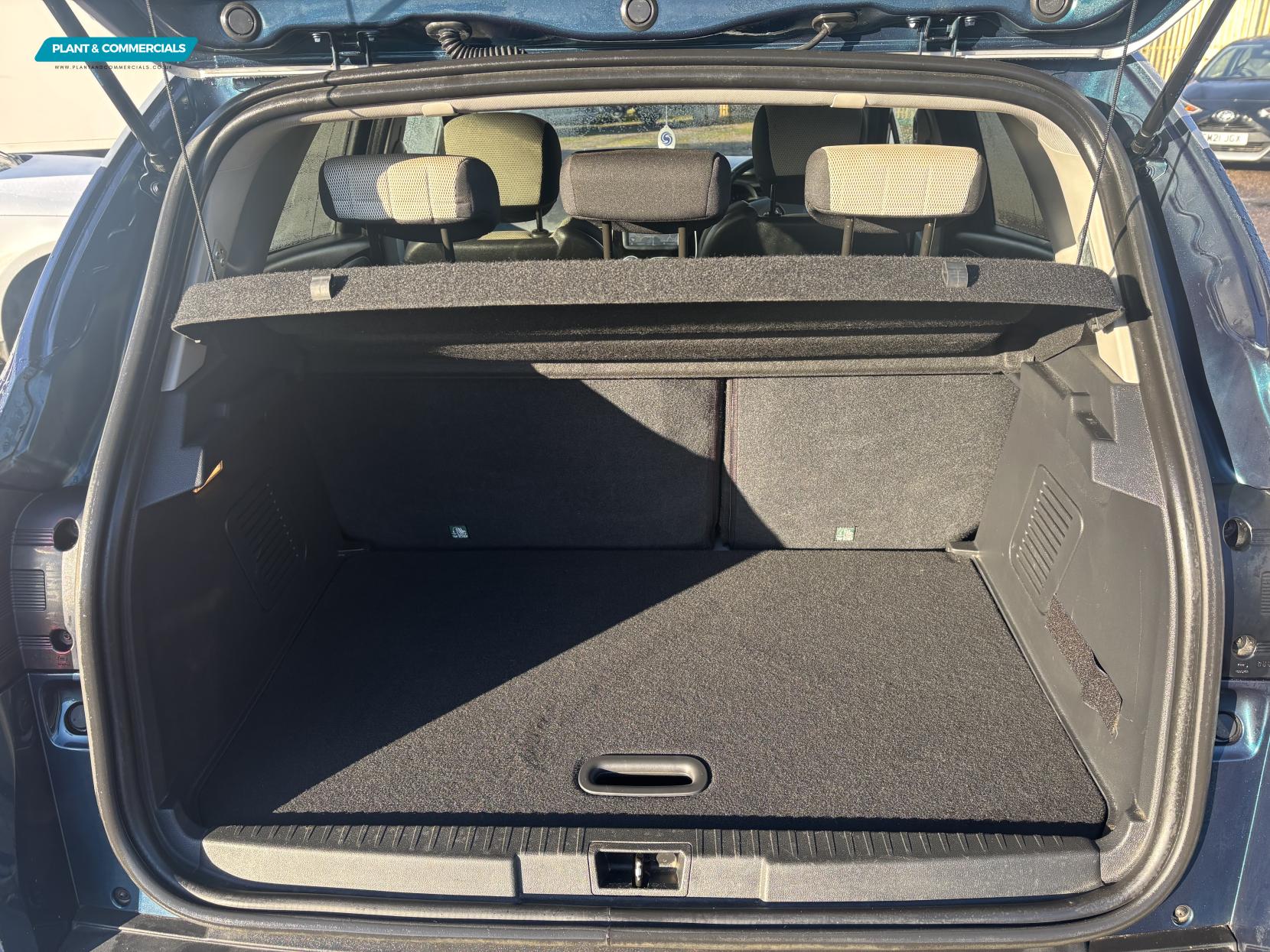 Renault Captur 0.9 TCe ENERGY Iconic SUV 5dr Petrol Manual Euro 6 (s/s) (90 ps)