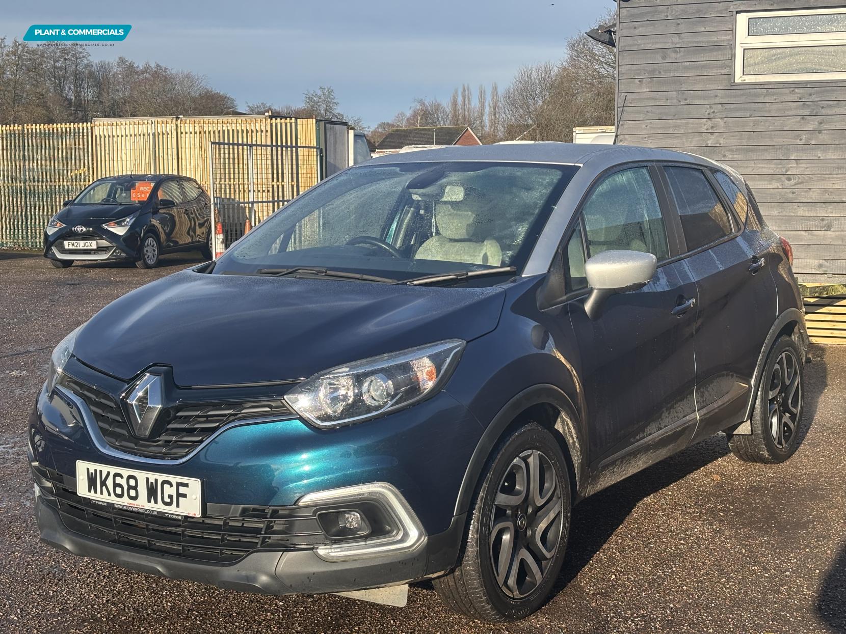 Renault Captur 0.9 TCe ENERGY Iconic SUV 5dr Petrol Manual Euro 6 (s/s) (90 ps)