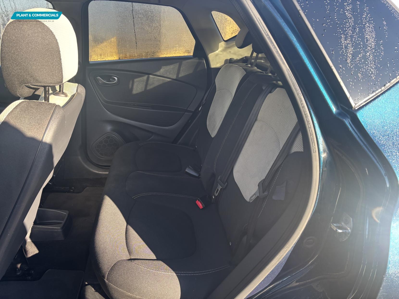 Renault Captur 0.9 TCe ENERGY Iconic SUV 5dr Petrol Manual Euro 6 (s/s) (90 ps)