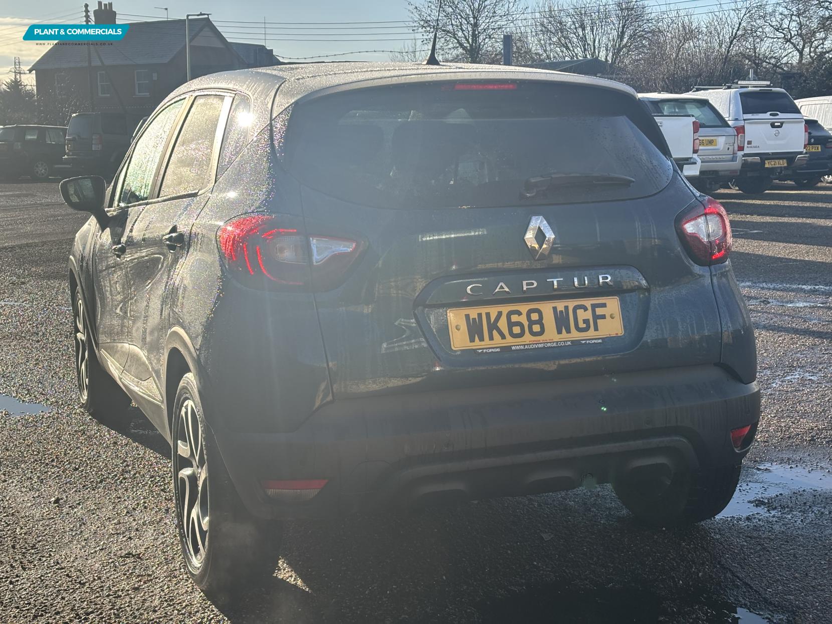 Renault Captur 0.9 TCe ENERGY Iconic SUV 5dr Petrol Manual Euro 6 (s/s) (90 ps)