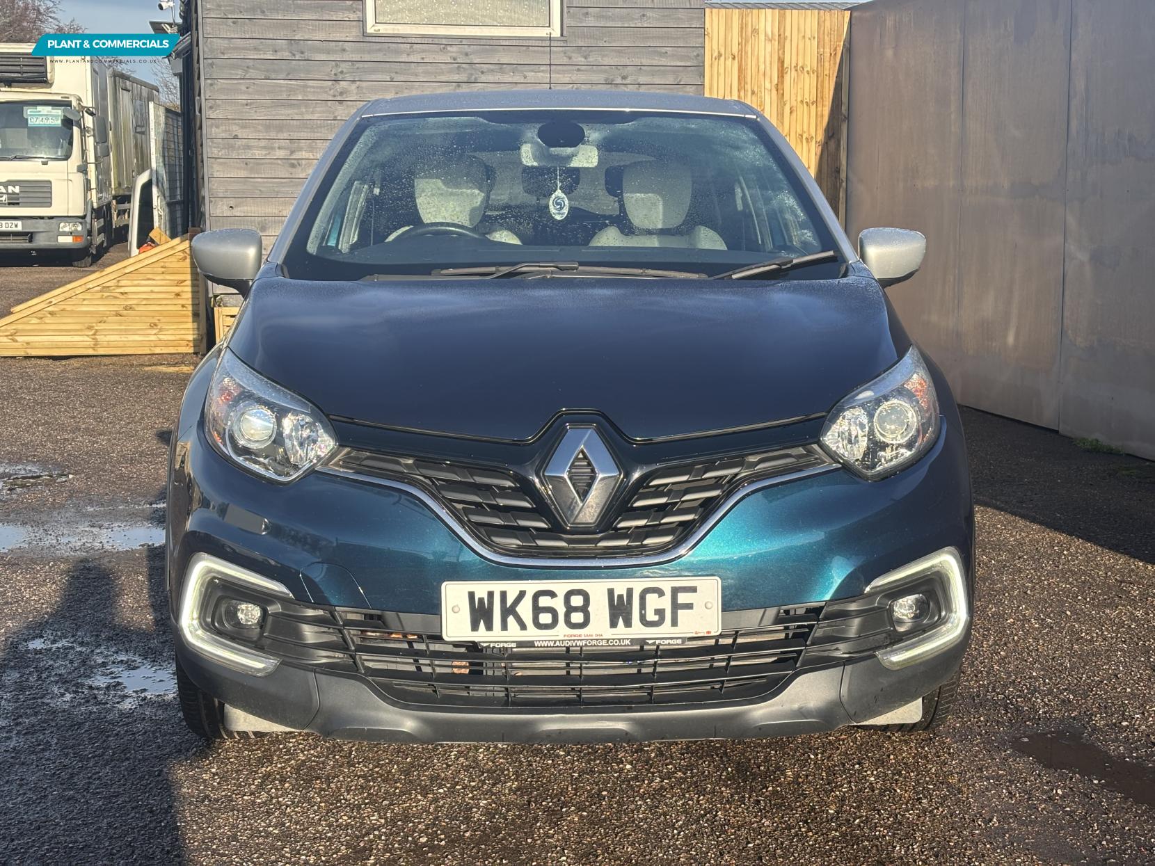 Renault Captur 0.9 TCe ENERGY Iconic SUV 5dr Petrol Manual Euro 6 (s/s) (90 ps)