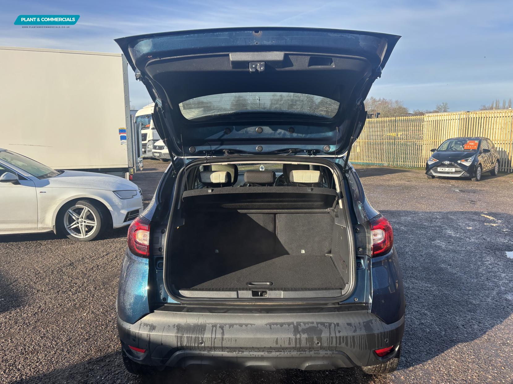 Renault Captur 0.9 TCe ENERGY Iconic SUV 5dr Petrol Manual Euro 6 (s/s) (90 ps)