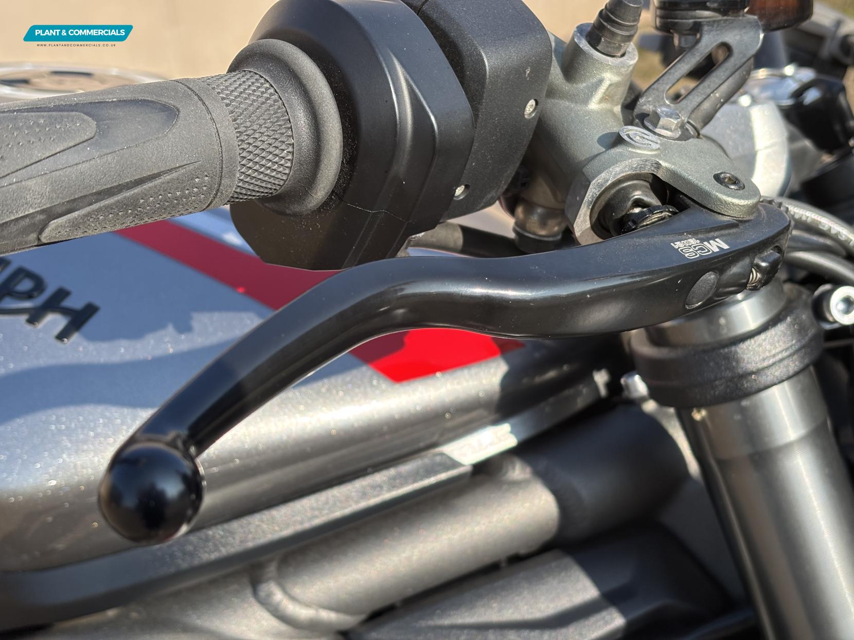 Triumph Street Triple 765 765 RS Naked Petrol Manual X-ring Euro 5 (124 ps)