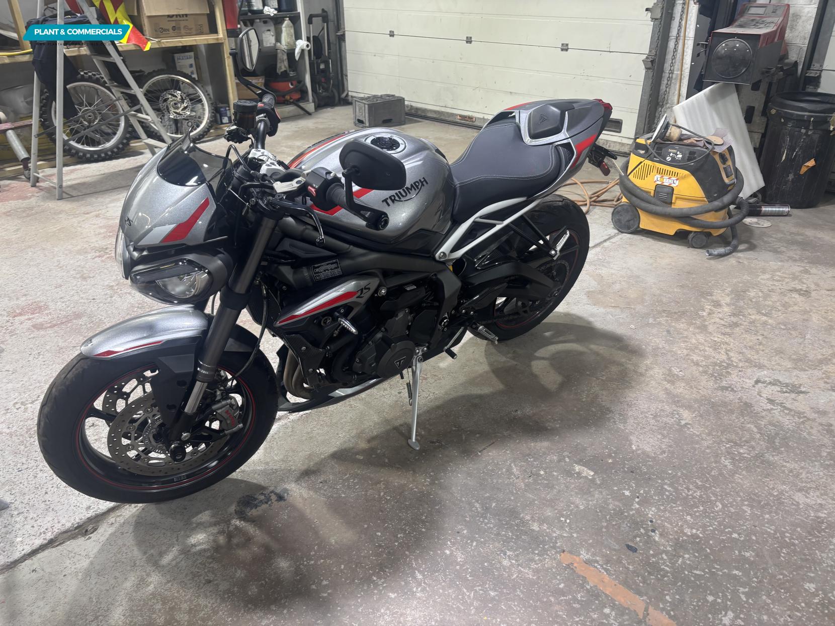 Triumph Street Triple 765 765 RS Naked Petrol Manual X-ring Euro 5 (124 ps)