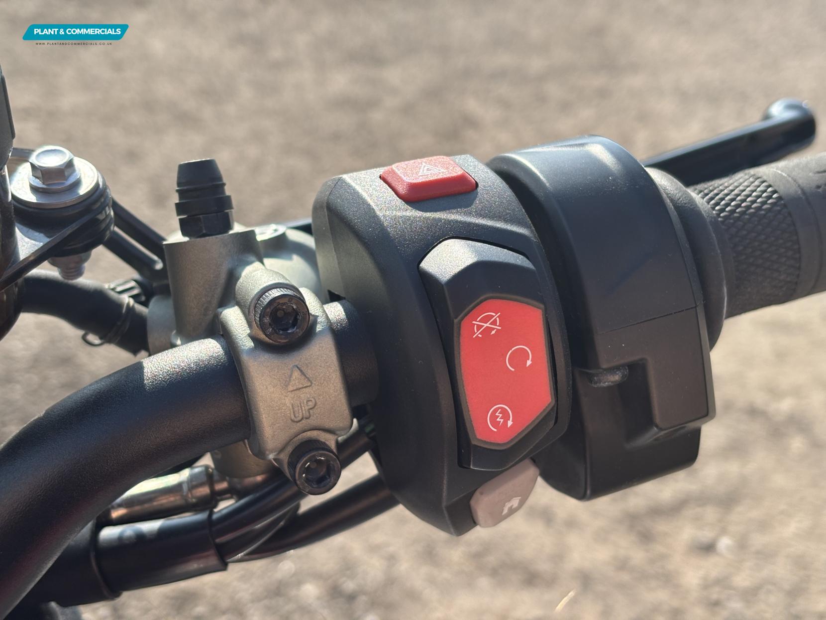 Triumph Street Triple 765 765 RS Naked Petrol Manual X-ring Euro 5 (124 ps)