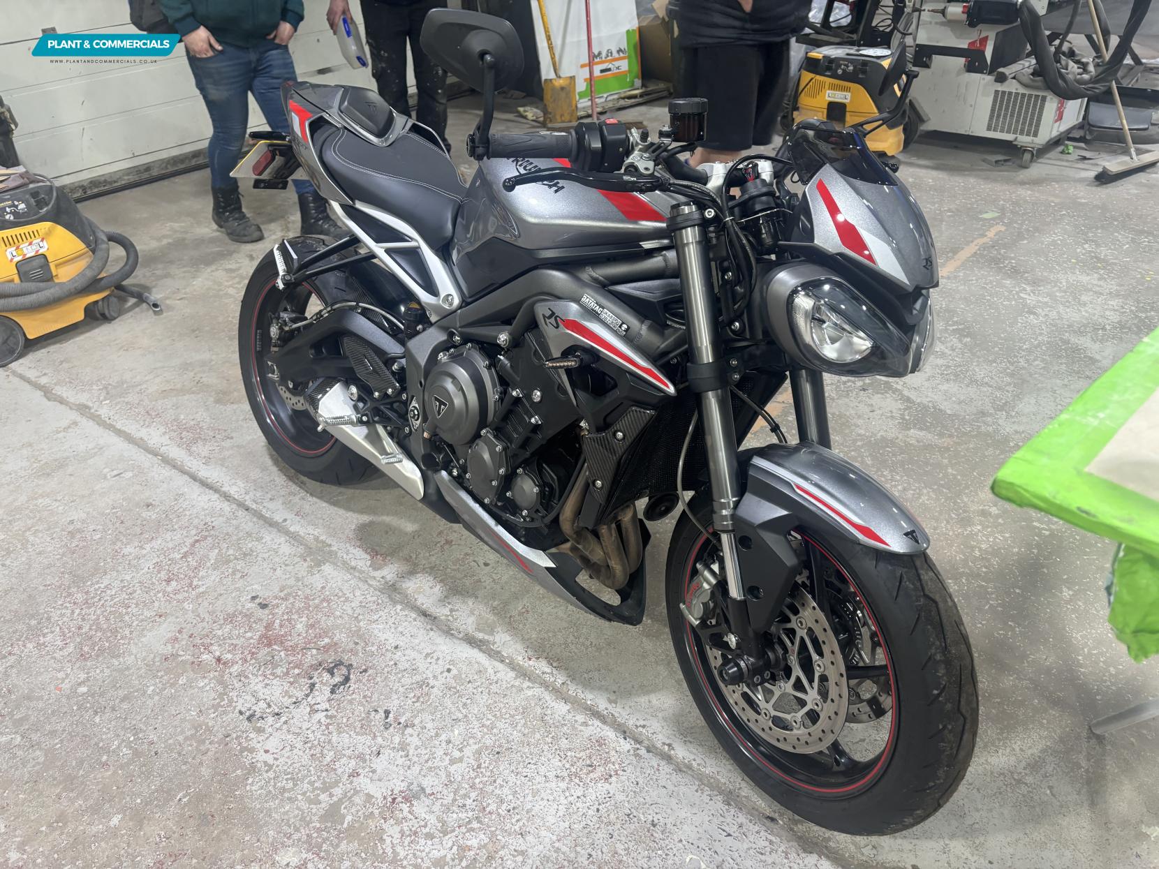 Triumph Street Triple 765 765 RS Naked Petrol Manual X-ring Euro 5 (124 ps)
