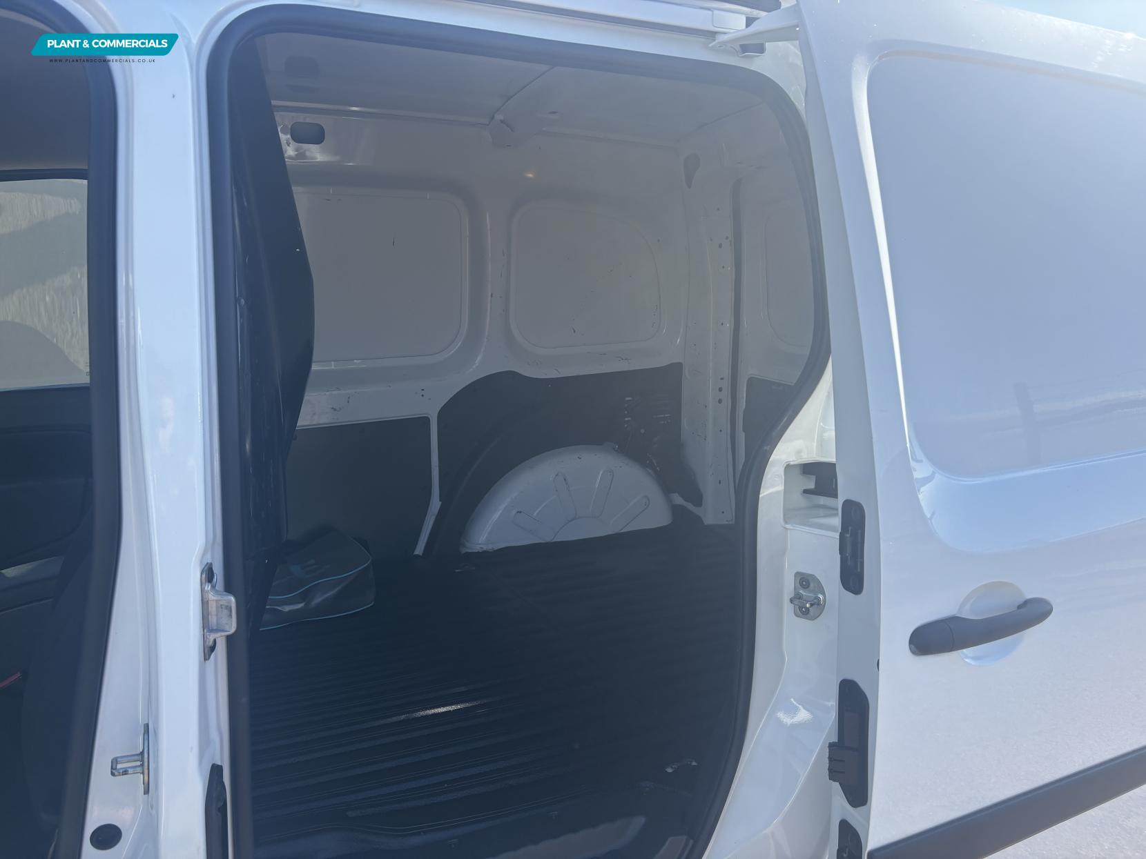 Renault Kangoo ZE ML20 33kWh Business+ Panel Van 4dr Electric Auto MWB (i) (60 ps)