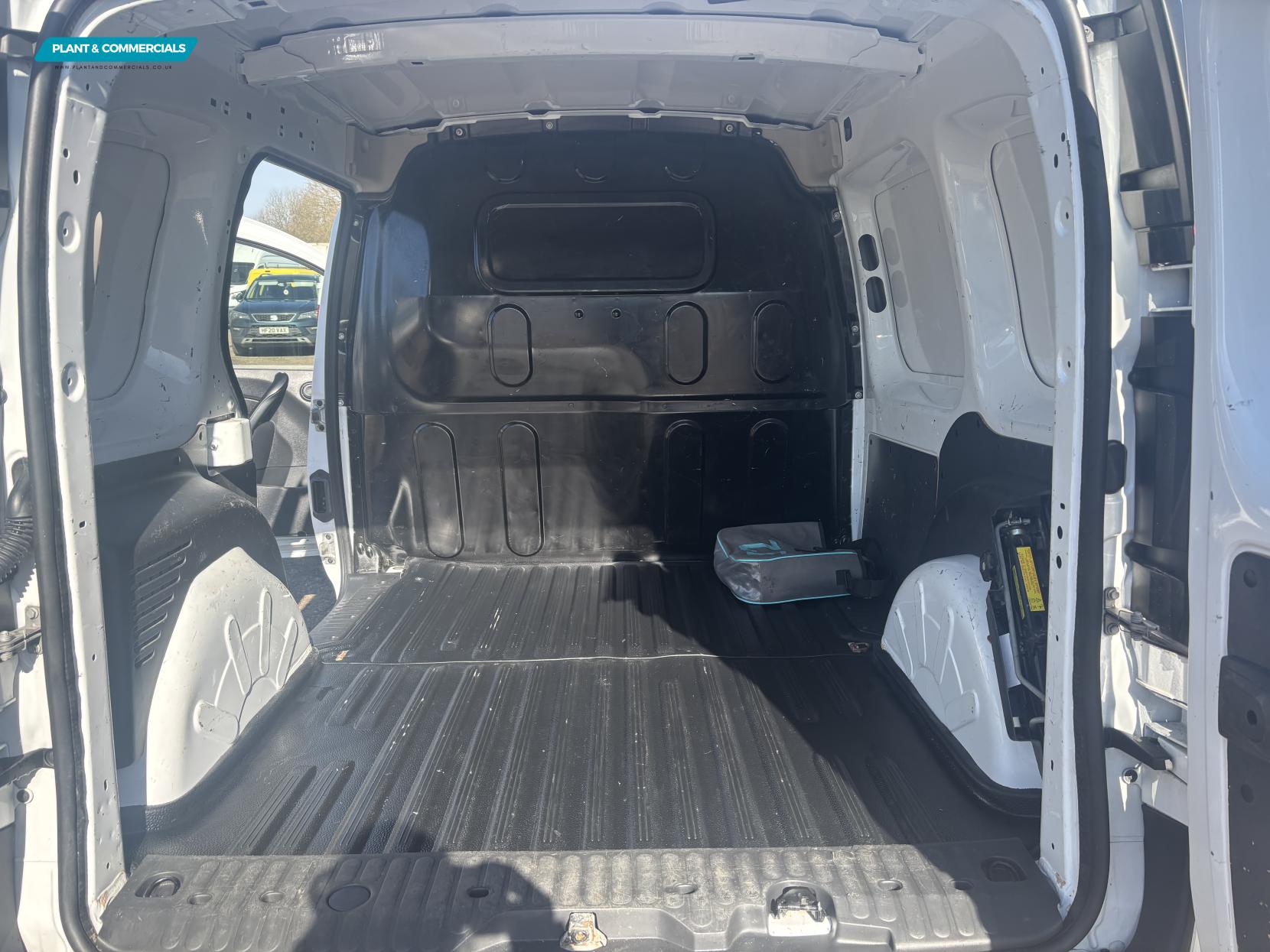 Renault Kangoo ZE ML20 33kWh Business+ Panel Van 4dr Electric Auto MWB (i) (60 ps)