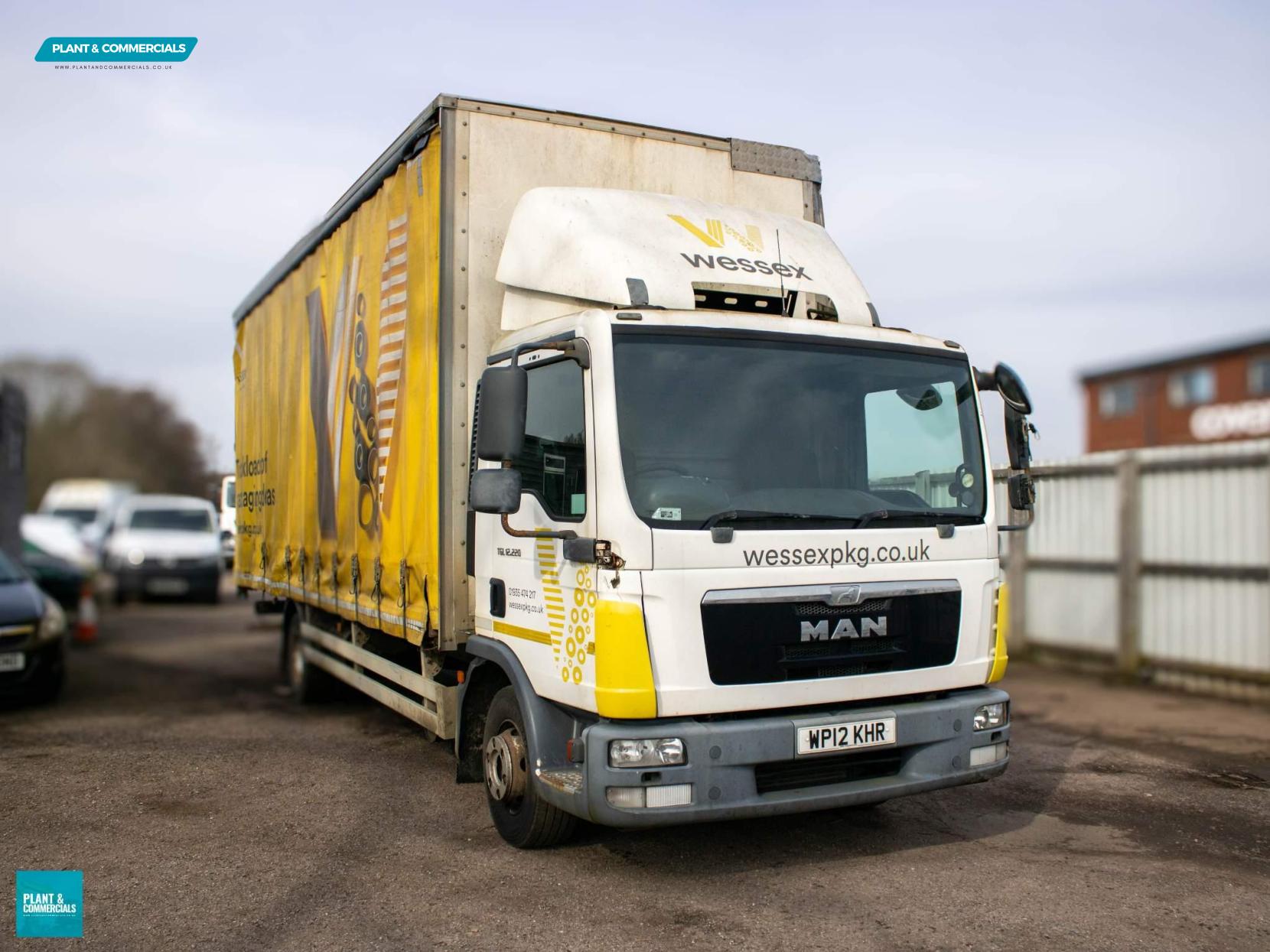 MAN TGL 12.220 6X2 BB Curtain Side
