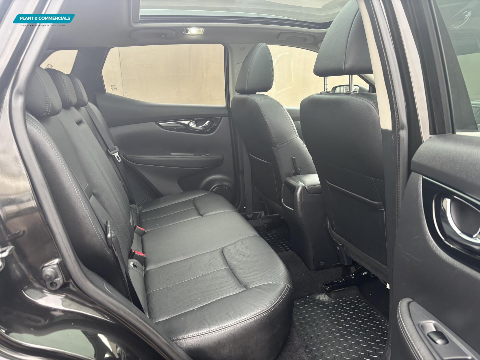 Nissan Qashqai 1.6 dCi Tekna SUV 5dr Diesel XTRON 2WD Euro 5 (s/s) (130 ps)