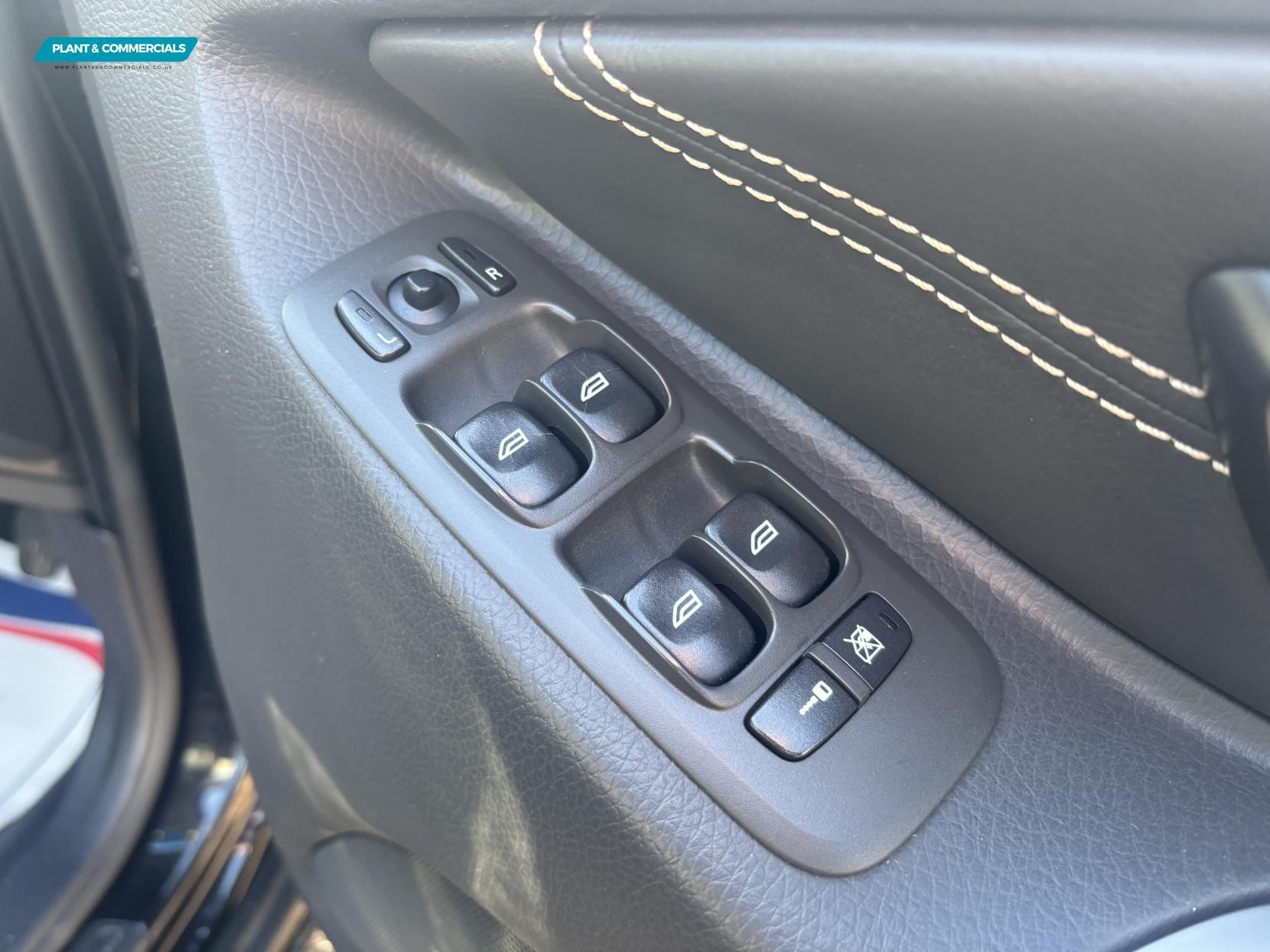 Volvo XC90 2.4 D5 Executive SUV 5dr Diesel Geartronic 4WD Euro 5 (200 ps)