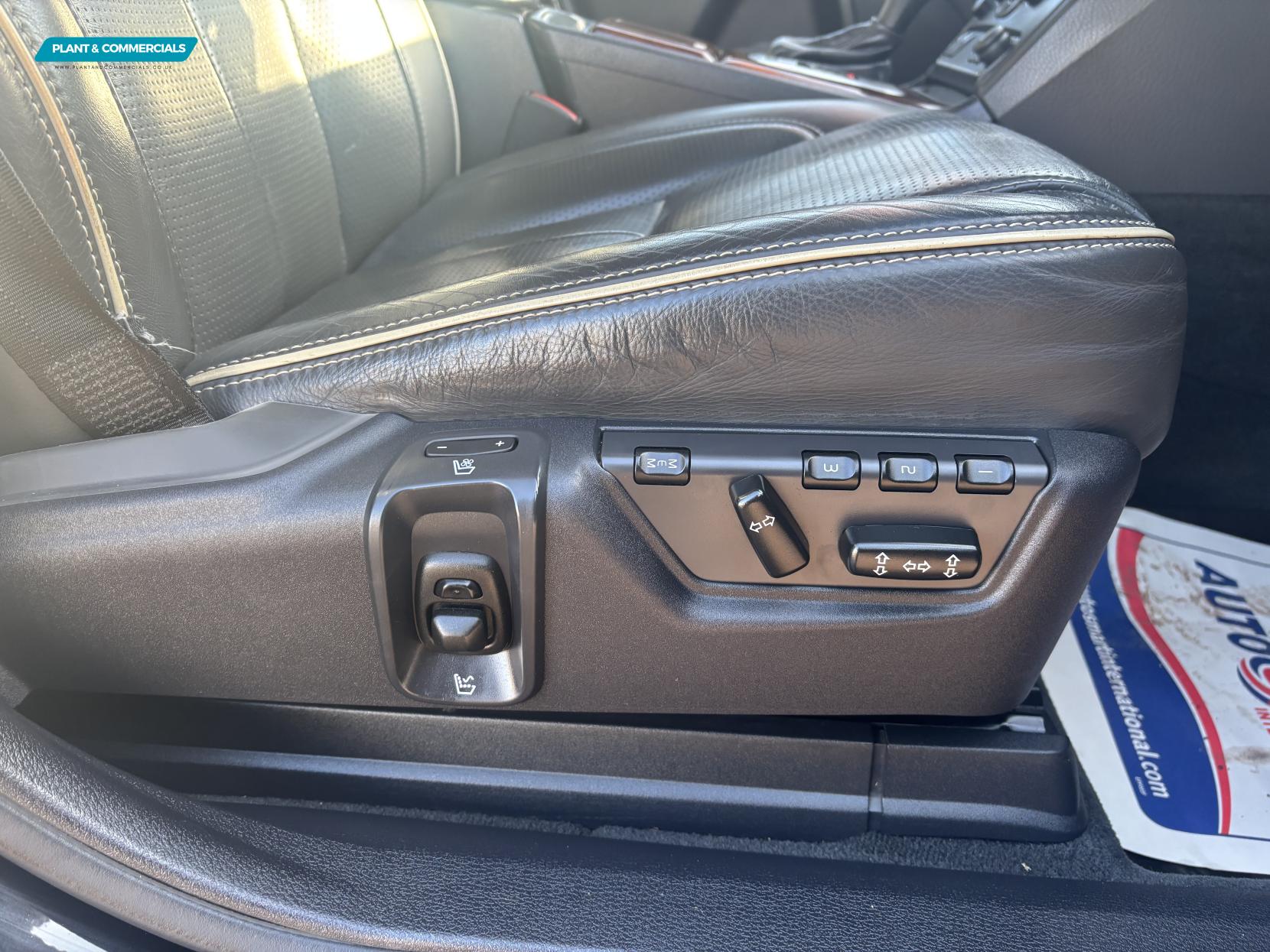 Volvo XC90 2.4 D5 Executive SUV 5dr Diesel Geartronic 4WD Euro 5 (200 ps)