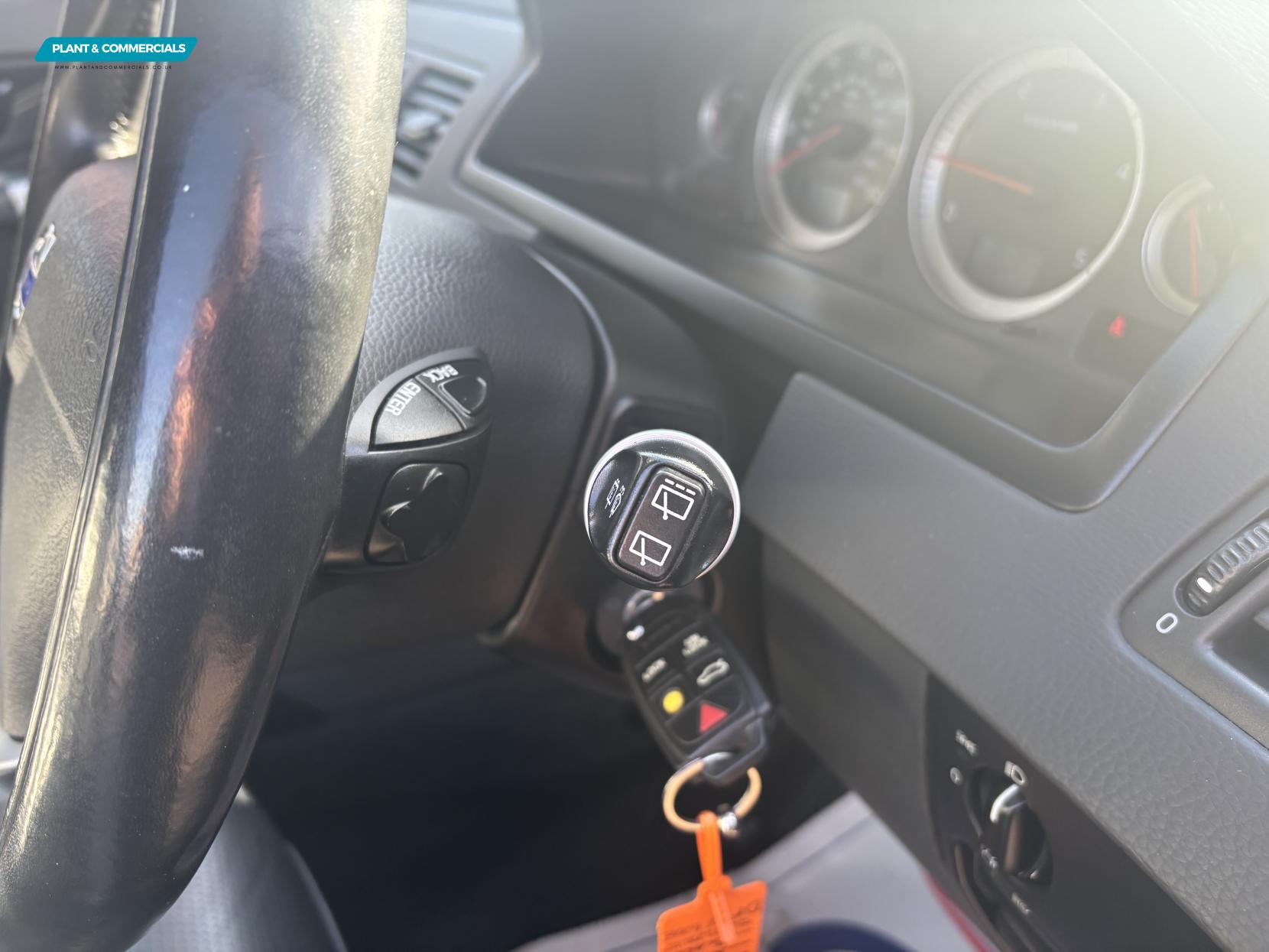 Volvo XC90 2.4 D5 Executive SUV 5dr Diesel Geartronic 4WD Euro 5 (200 ps)