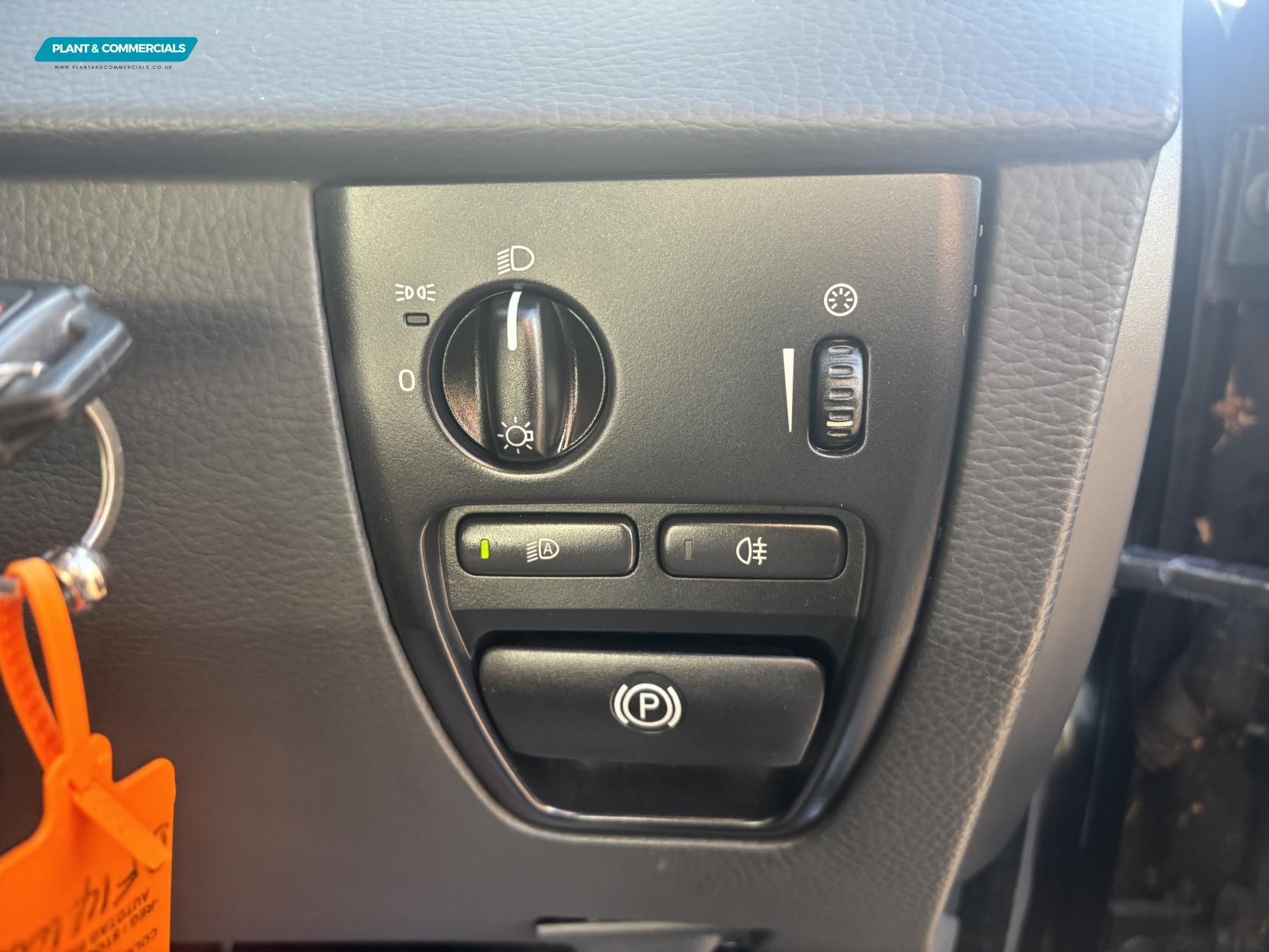 Volvo XC90 2.4 D5 Executive SUV 5dr Diesel Geartronic 4WD Euro 5 (200 ps)