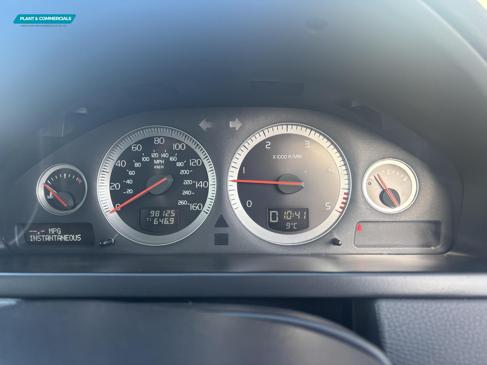 Volvo XC90 2.4 D5 Executive SUV 5dr Diesel Geartronic 4WD Euro 5 (200 ps)